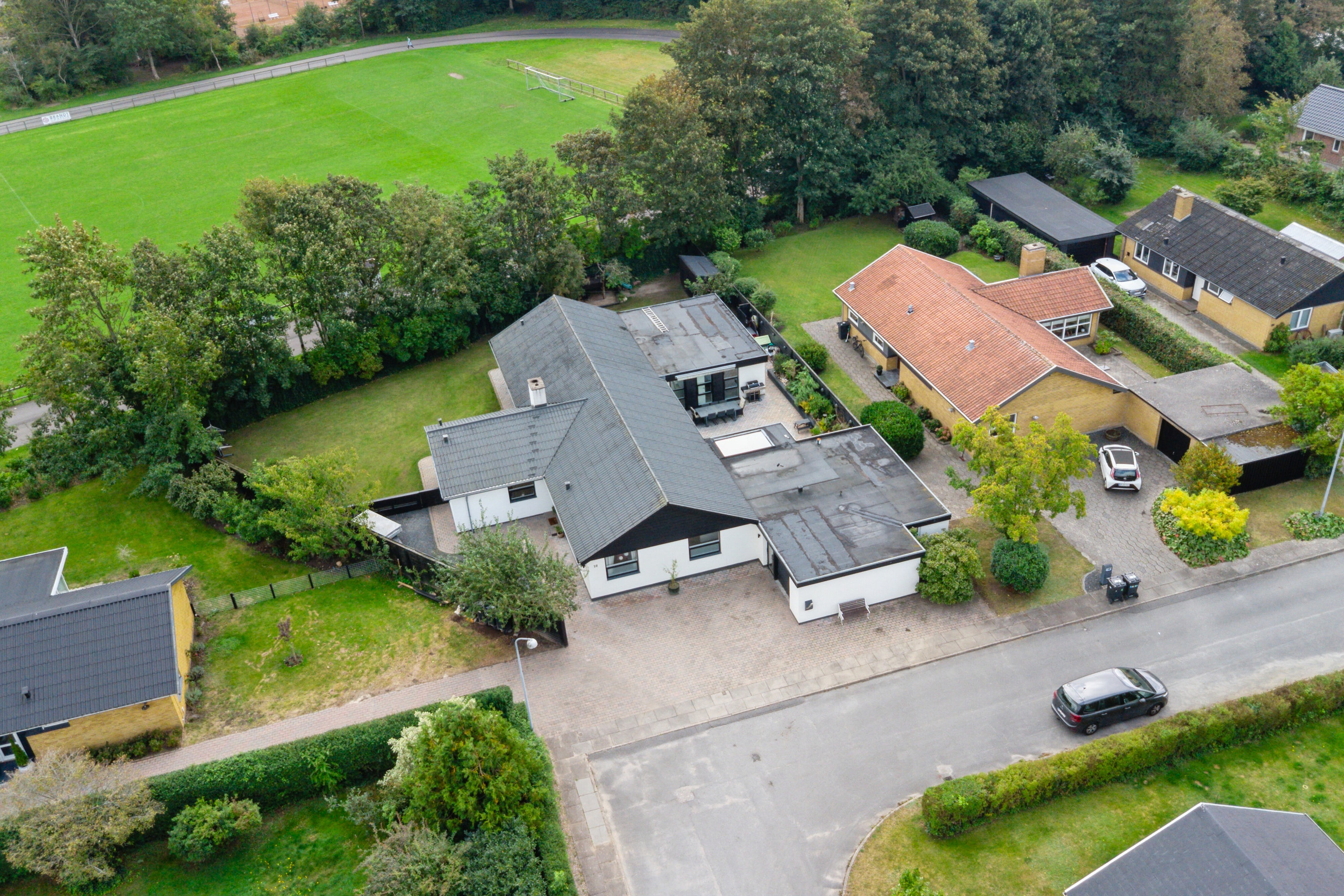 Fremhævet luftfoto billede i fuldskærmstilstand. Billede af Egernvænget 16, Korup, 5210 Odense NV