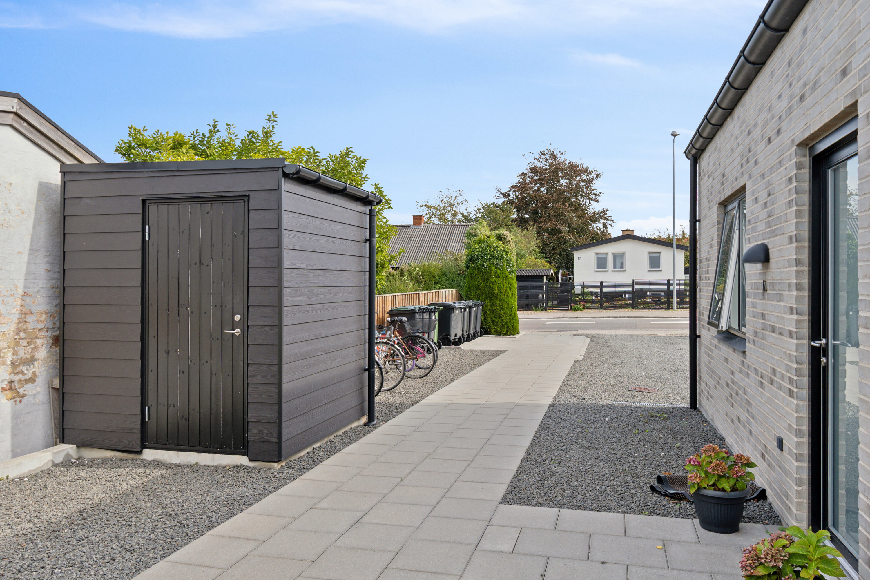 Fremhævet set fra vejen billede i fuldskærmstilstand. Billede af Skælskørvej 22A, 4200 Slagelse