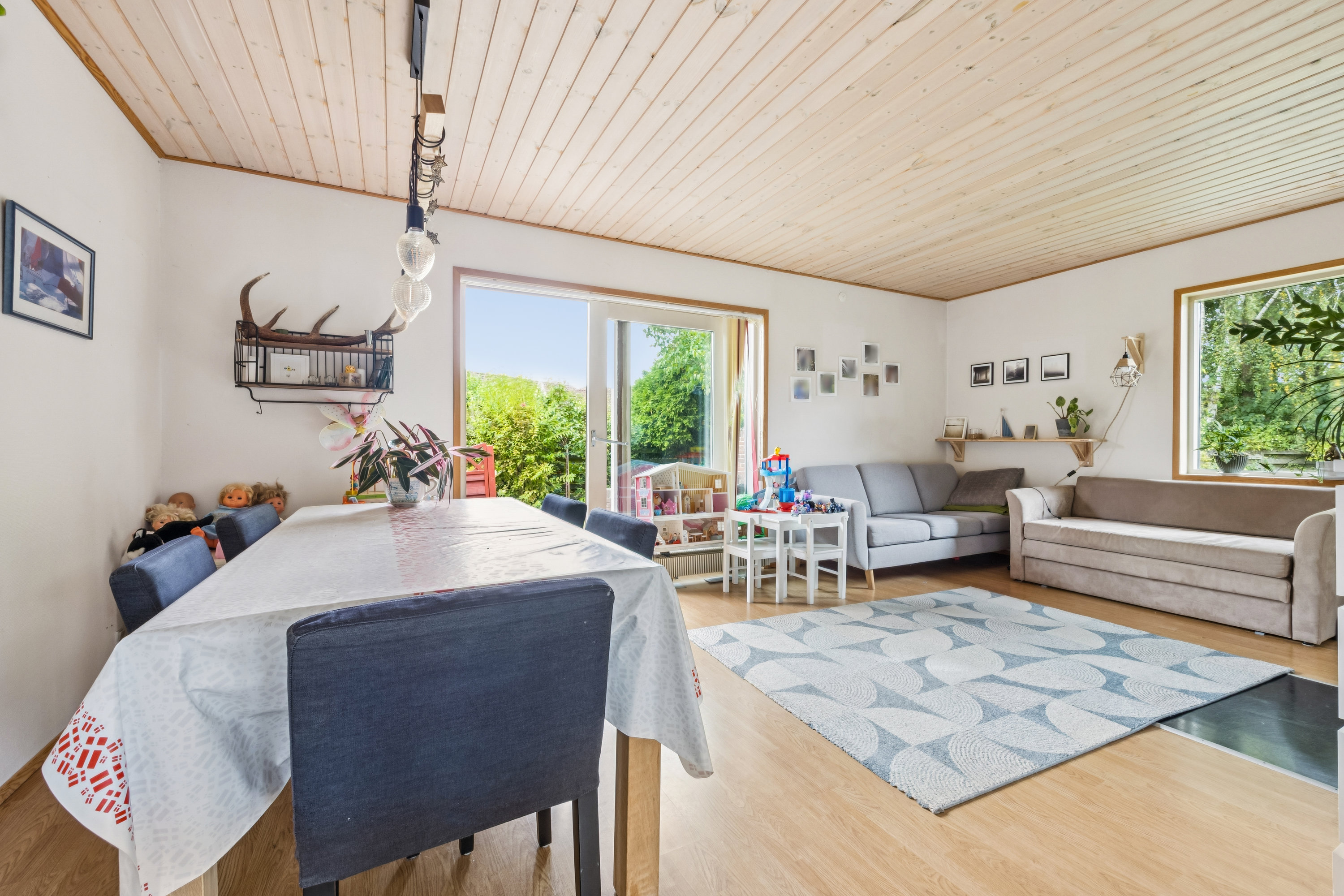 Fremhævet stue billede i fuldskærmstilstand. Billede af Kildebanken 13, 4681 Herfølge