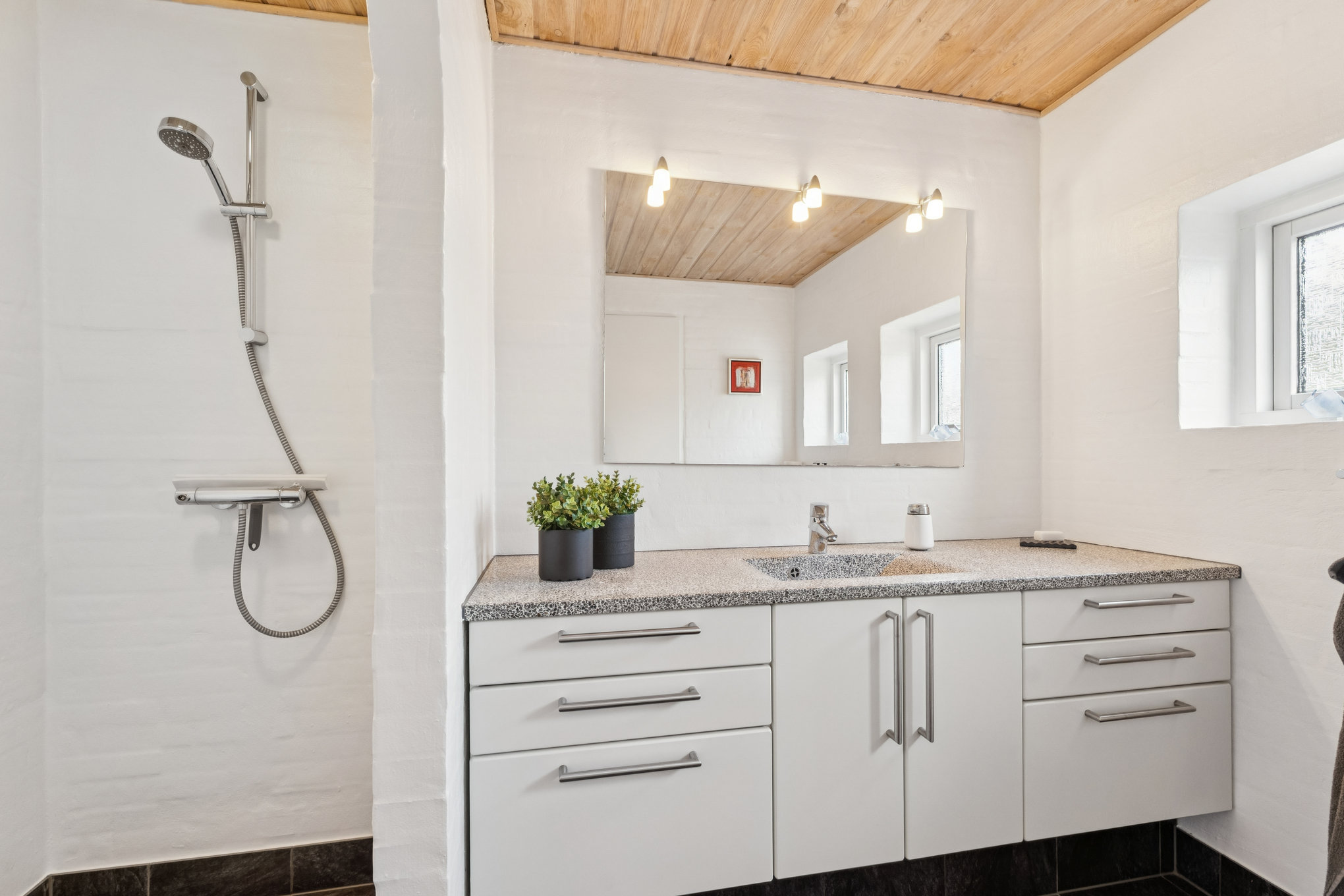 Fremhævet badeværelse billede i fuldskærmstilstand. Billede af Høvejen 24, Vorup, 8940 Randers SV