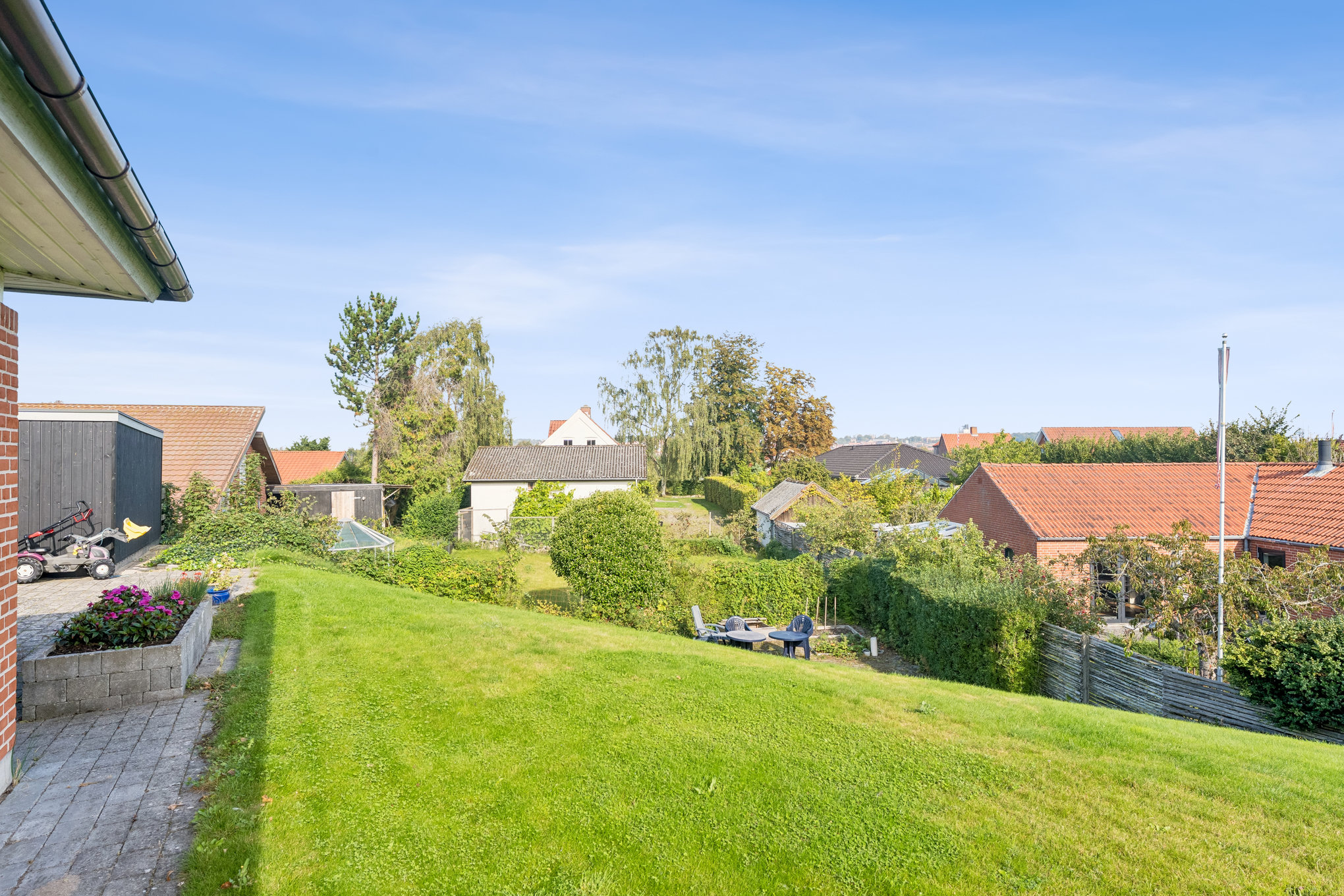 Fremhævet have billede i fuldskærmstilstand. Billede af Høvejen 24, Vorup, 8940 Randers SV