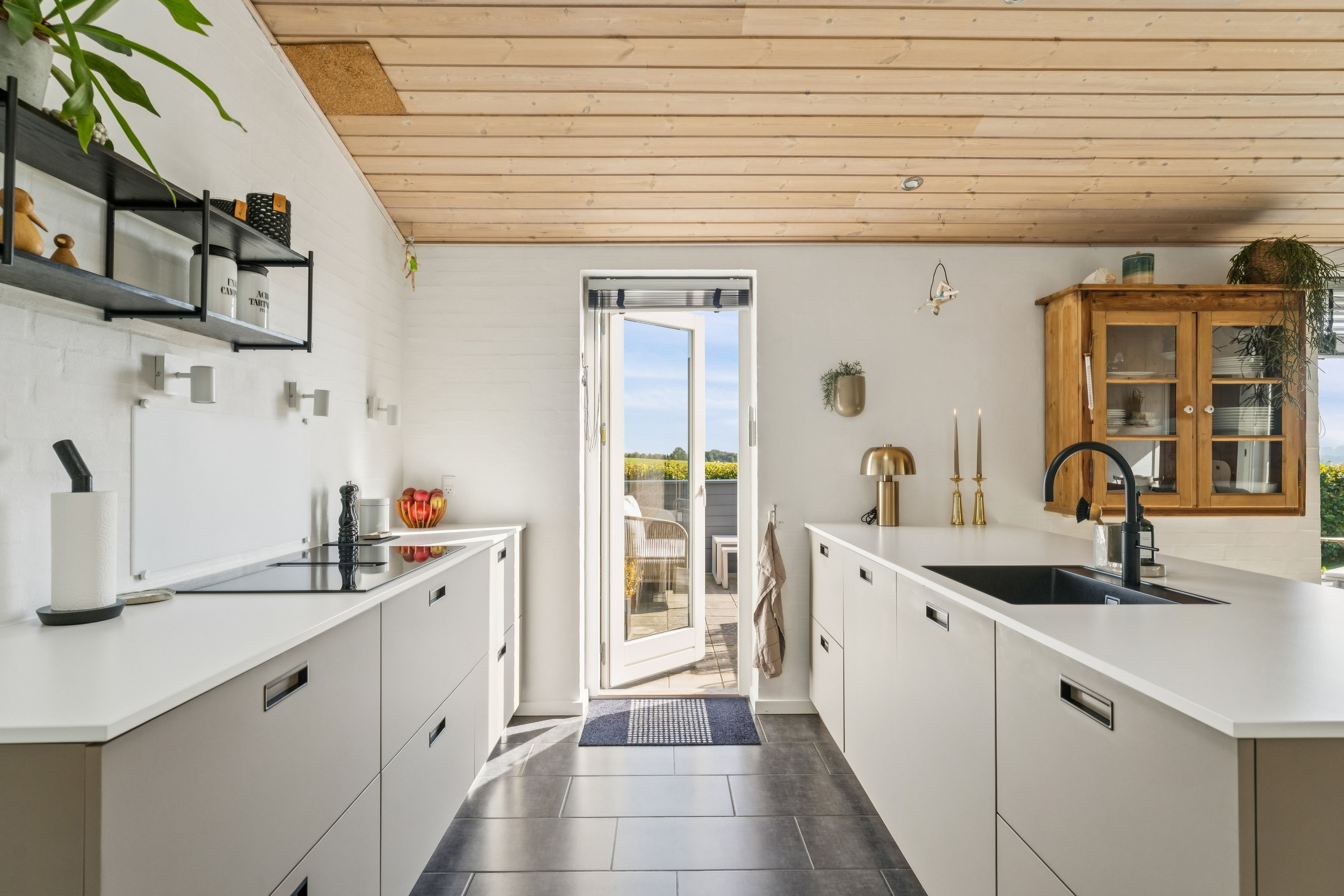 Fremhævet køkken billede i fuldskærmstilstand. Billede af Tusindfryddalen 9, Dronningborg, 8930 Randers NØ