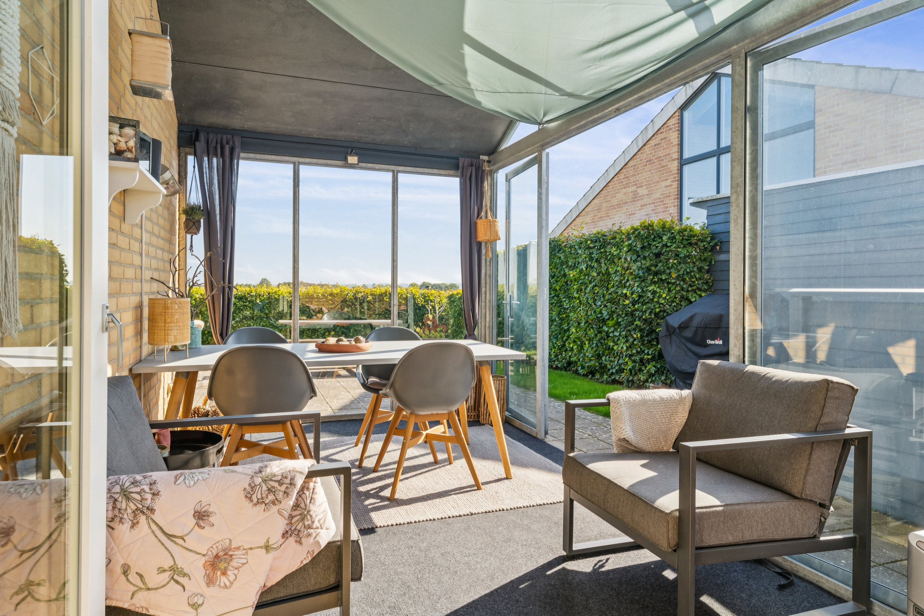 Fremhævet udestue billede i fuldskærmstilstand. Billede af Tusindfryddalen 9, Dronningborg, 8930 Randers NØ