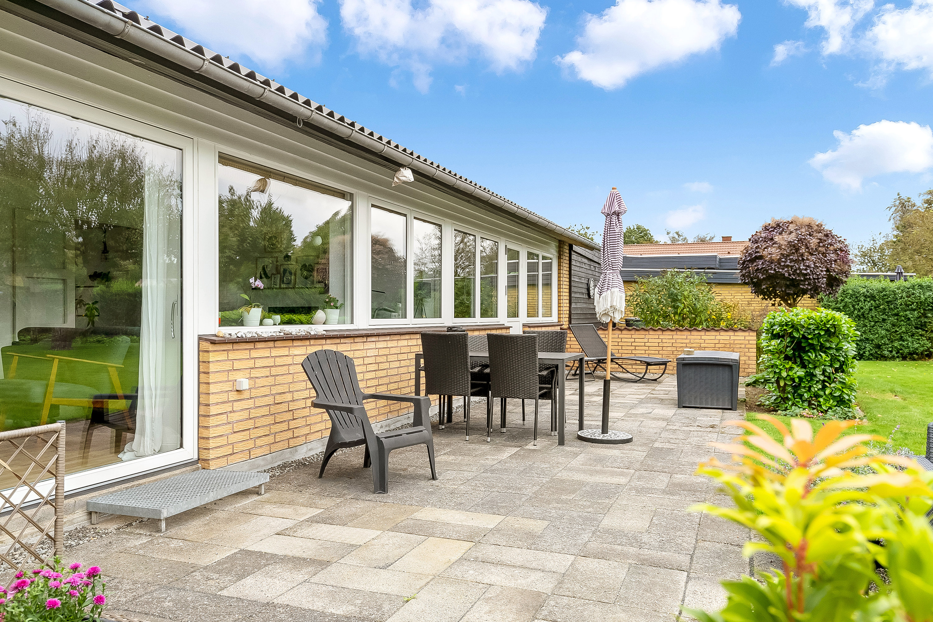 Fremhævet terrasse billede i fuldskærmstilstand. Billede af Toftevej 6, 6051 Almind