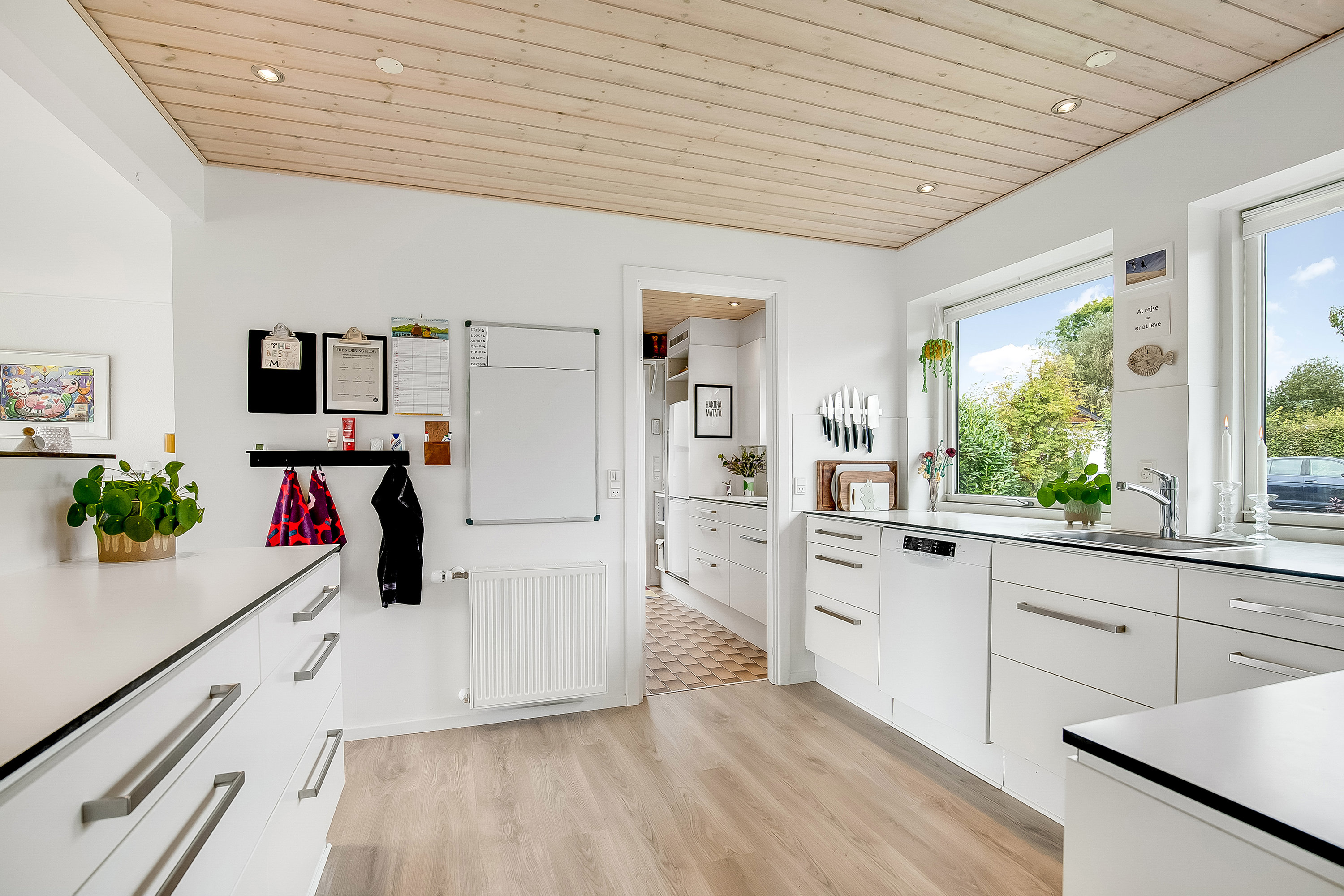 Fremhævet køkken billede i fuldskærmstilstand. Billede af Toftevej 6, 6051 Almind