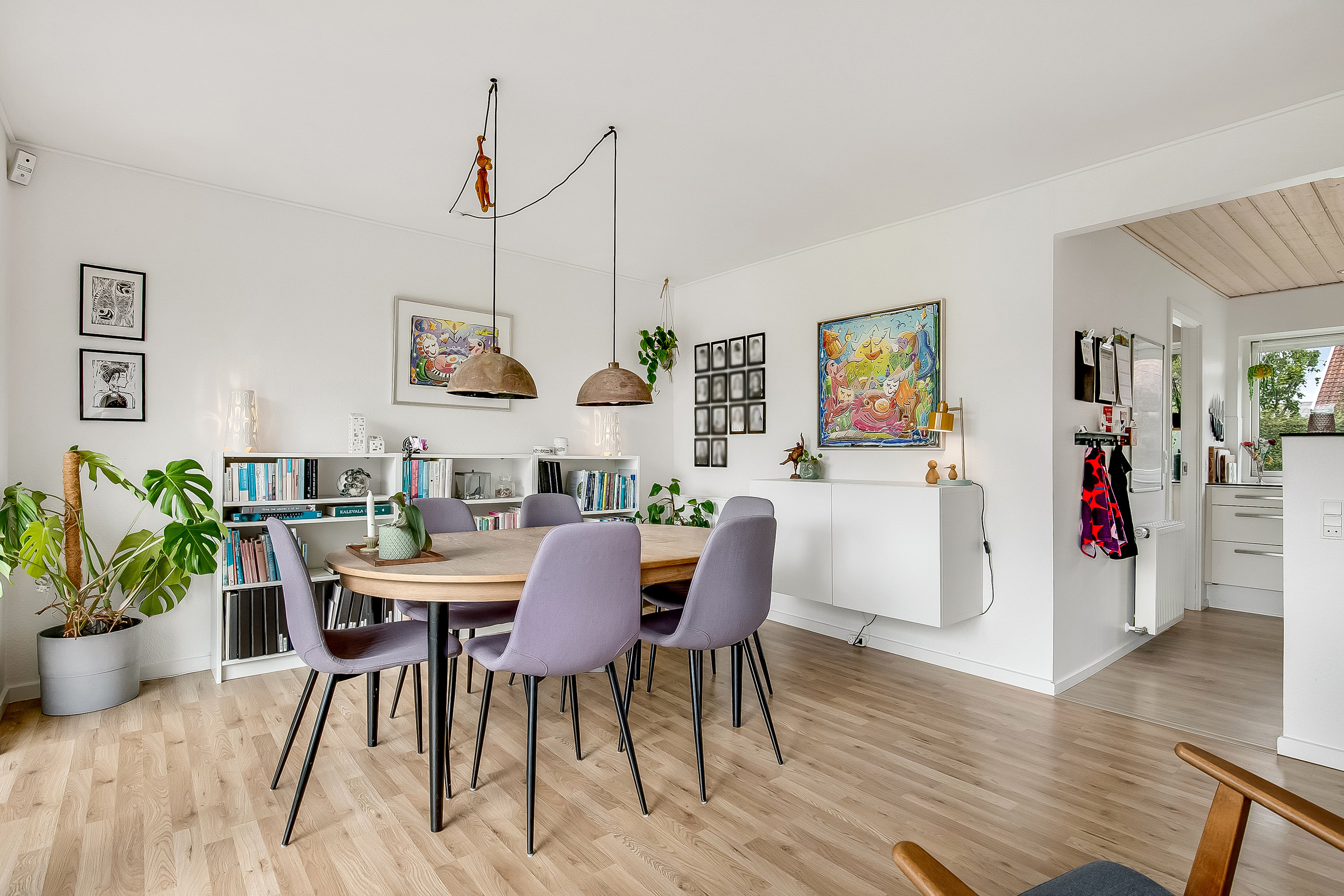 Fremhævet stue billede i fuldskærmstilstand. Billede af Toftevej 6, 6051 Almind