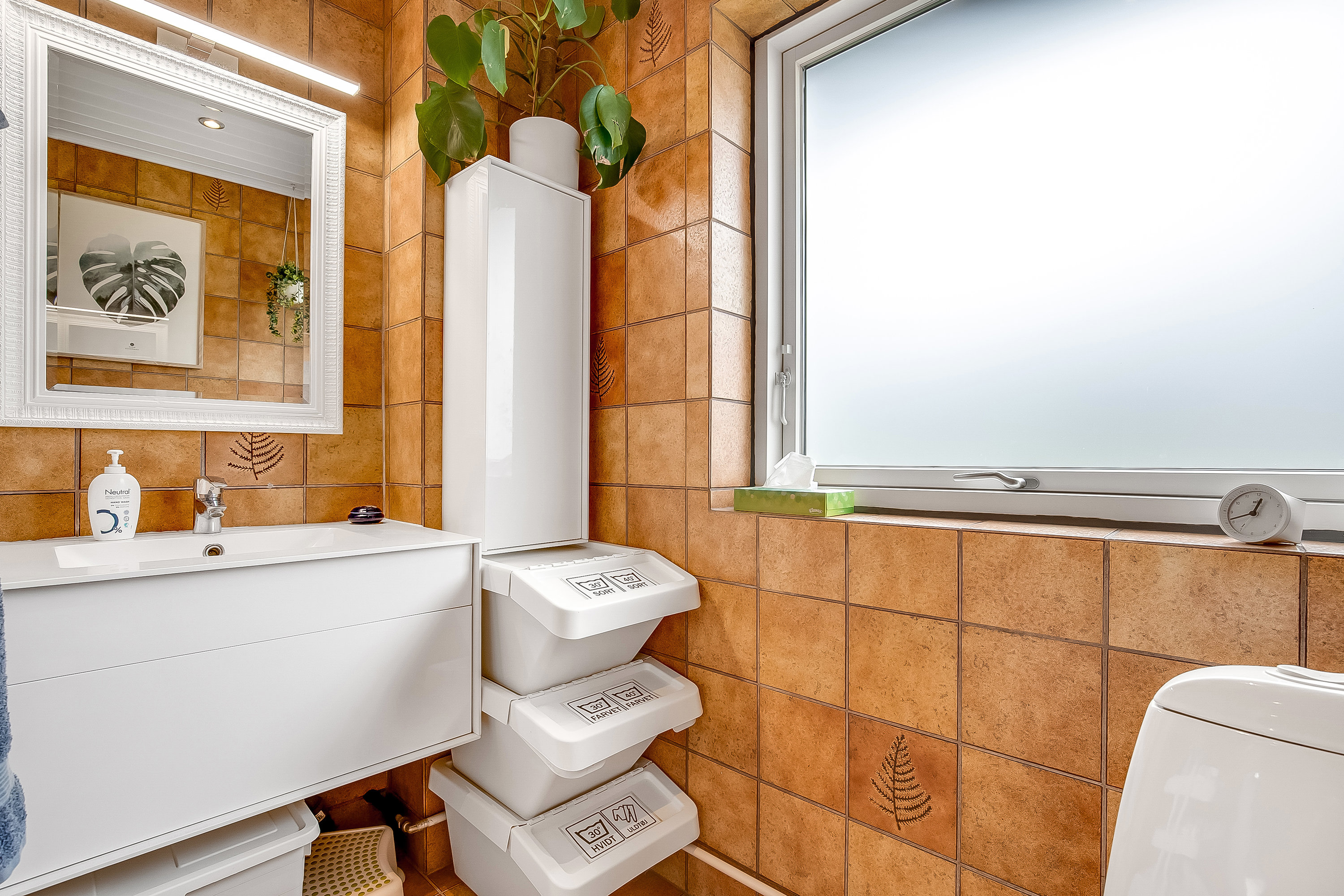 Fremhævet badeværelse billede i fuldskærmstilstand. Billede af Toftevej 6, 6051 Almind