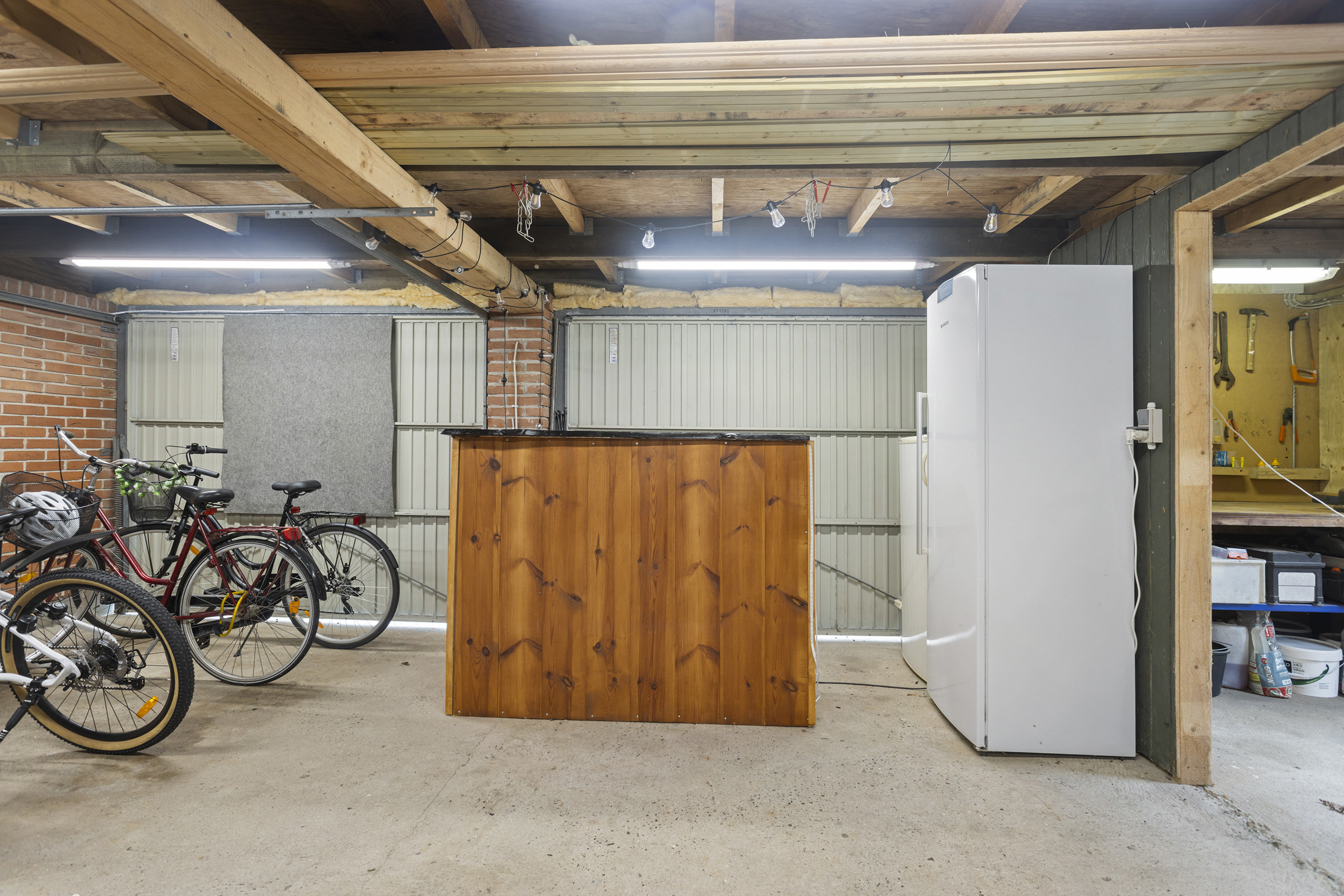 Fremhævet garage billede i fuldskærmstilstand. Billede af Slagterivej 54, 9300 Sæby