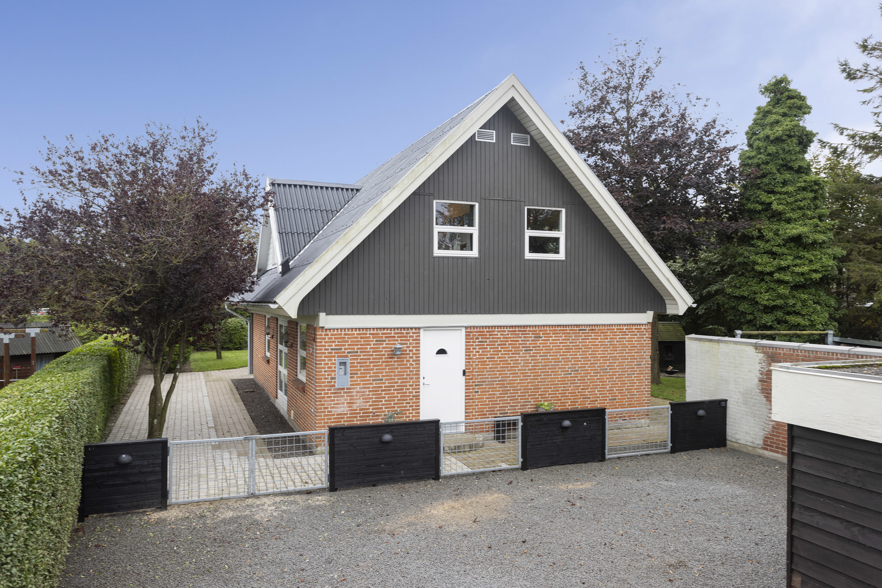 Fremhævet facade billede i fuldskærmstilstand. Billede af Slagterivej 54, 9300 Sæby