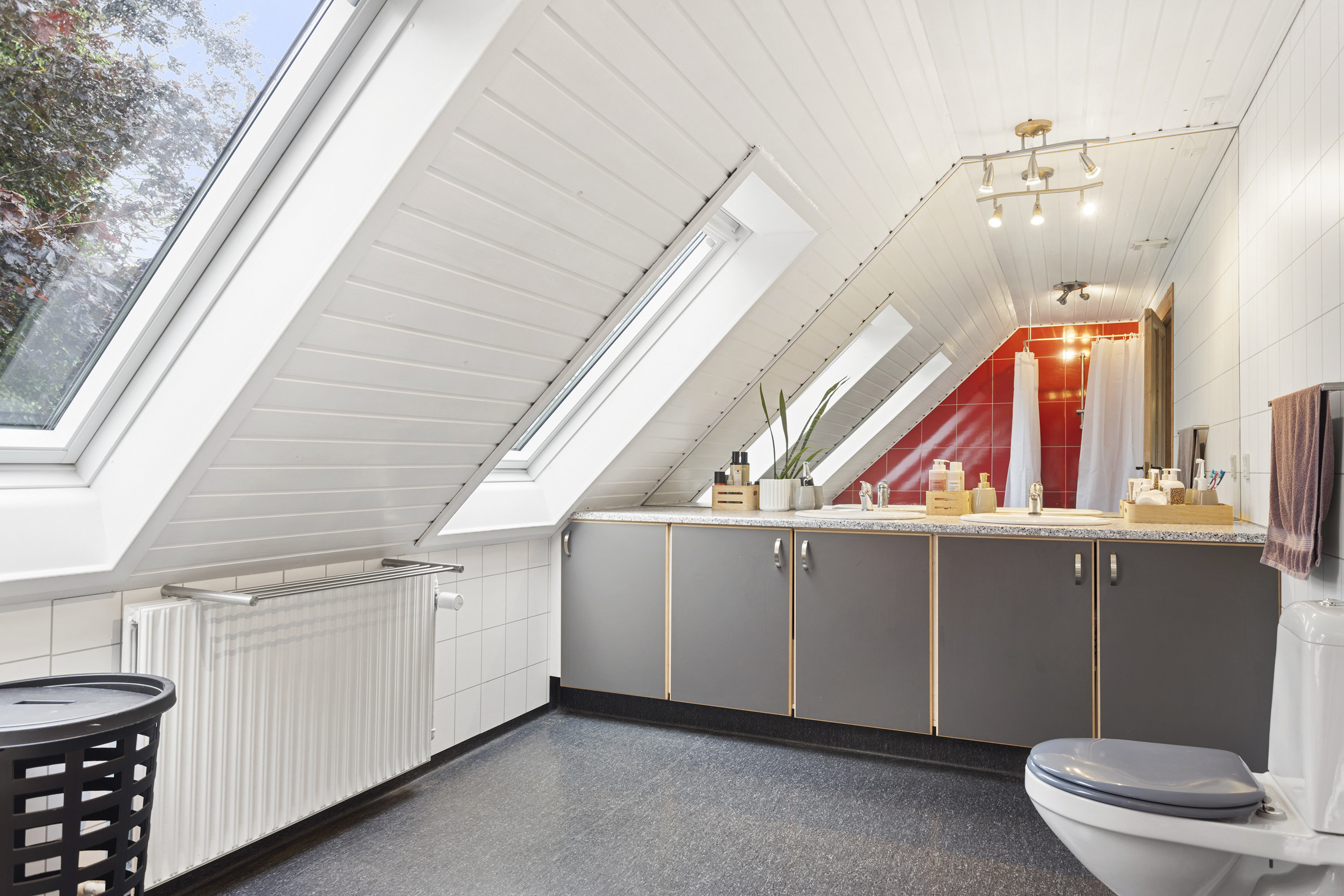 Fremhævet badeværelse billede i fuldskærmstilstand. Billede af Slagterivej 54, 9300 Sæby