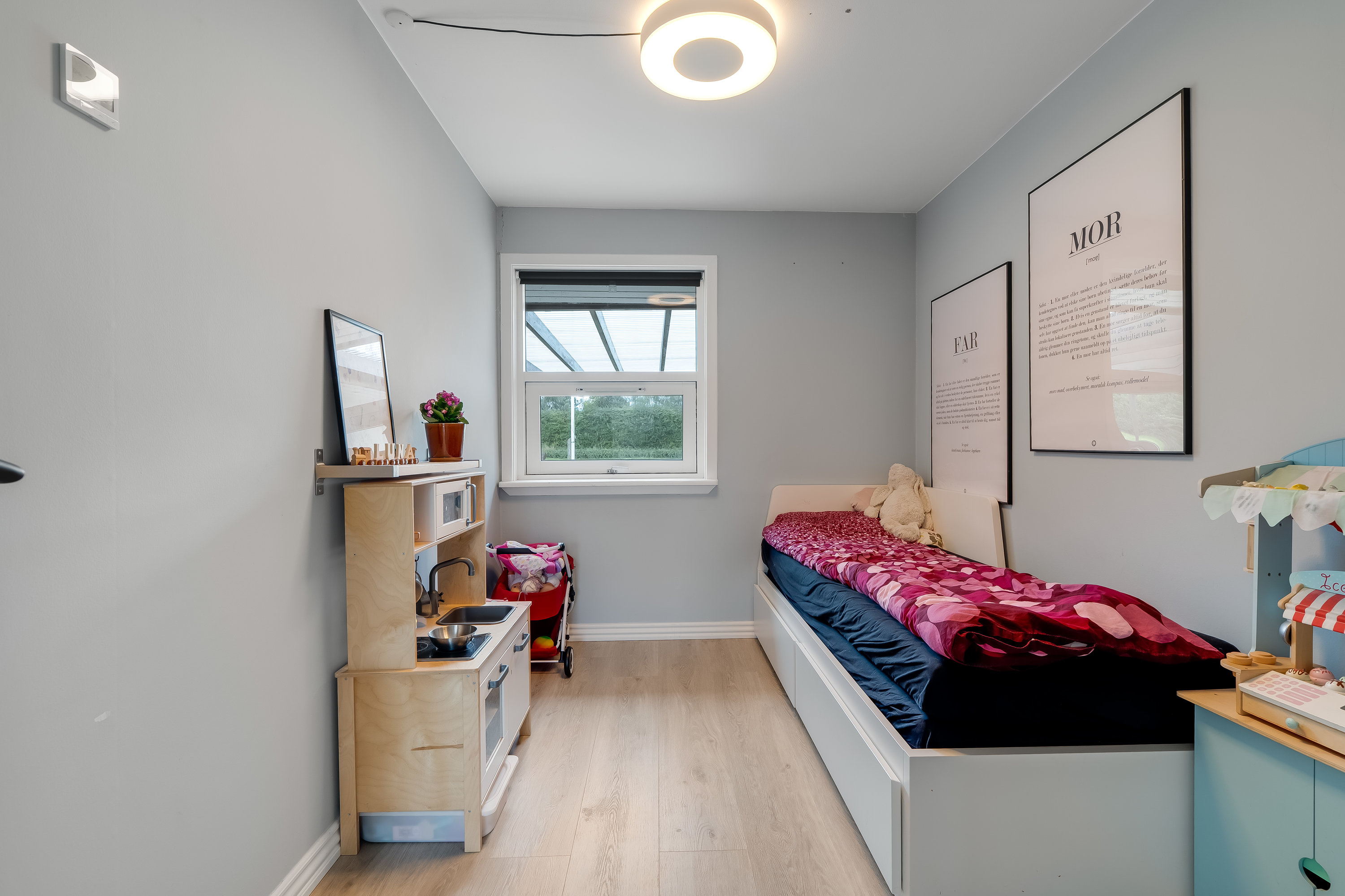 Fremhævet soveværelse billede i fuldskærmstilstand. Billede af Bøgebakkevej 1, Alsønderup, 3400 Hillerød