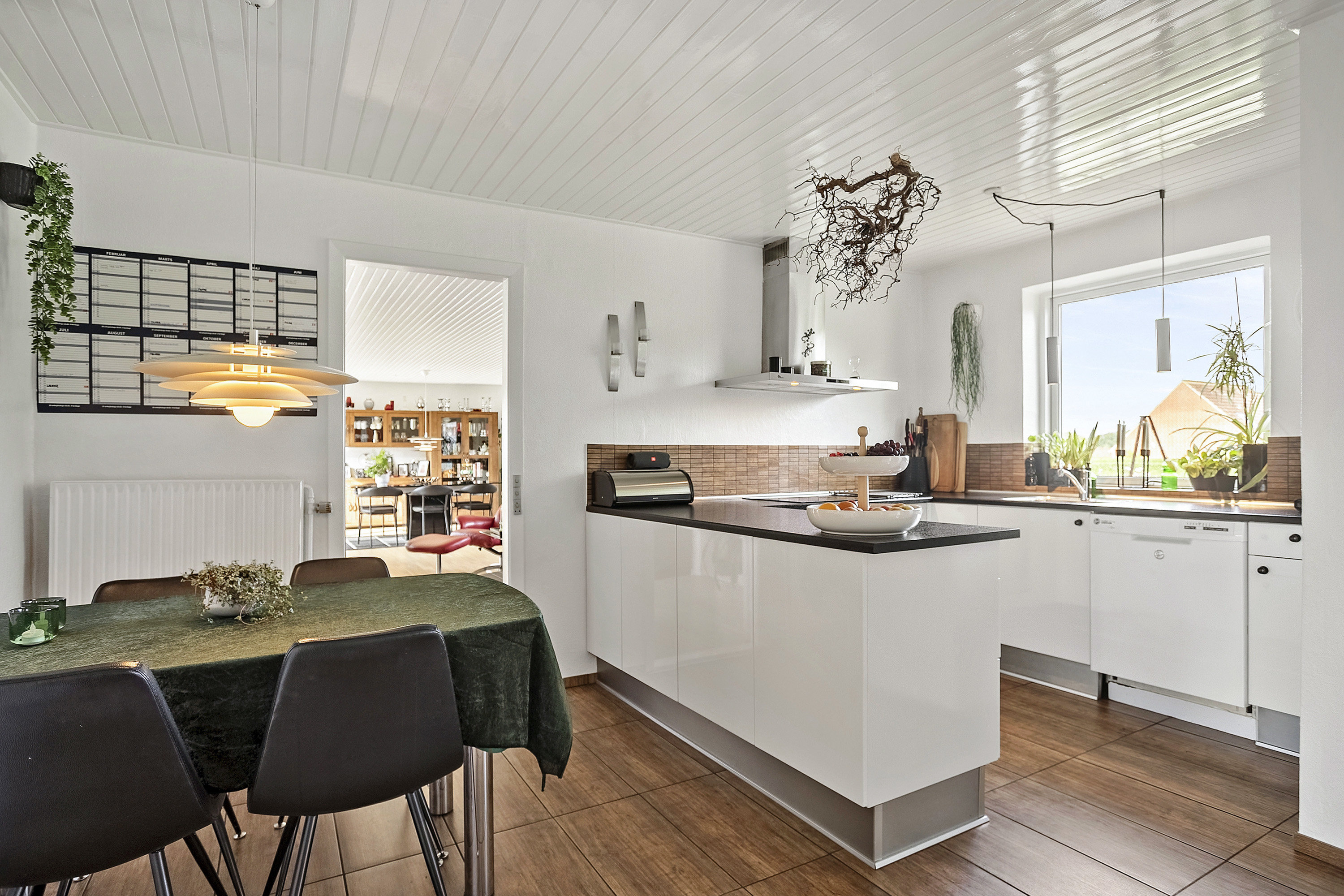 Fremhævet køkken billede i fuldskærmstilstand. Billede af Sundparken 11, Aarøsund, 6100 Haderslev