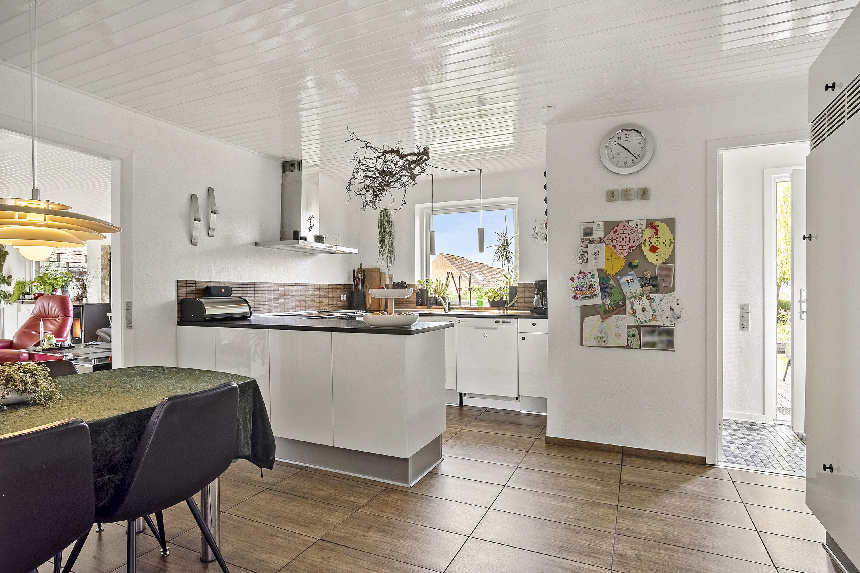 Fremhævet køkken billede i fuldskærmstilstand. Billede af Sundparken 11, Aarøsund, 6100 Haderslev