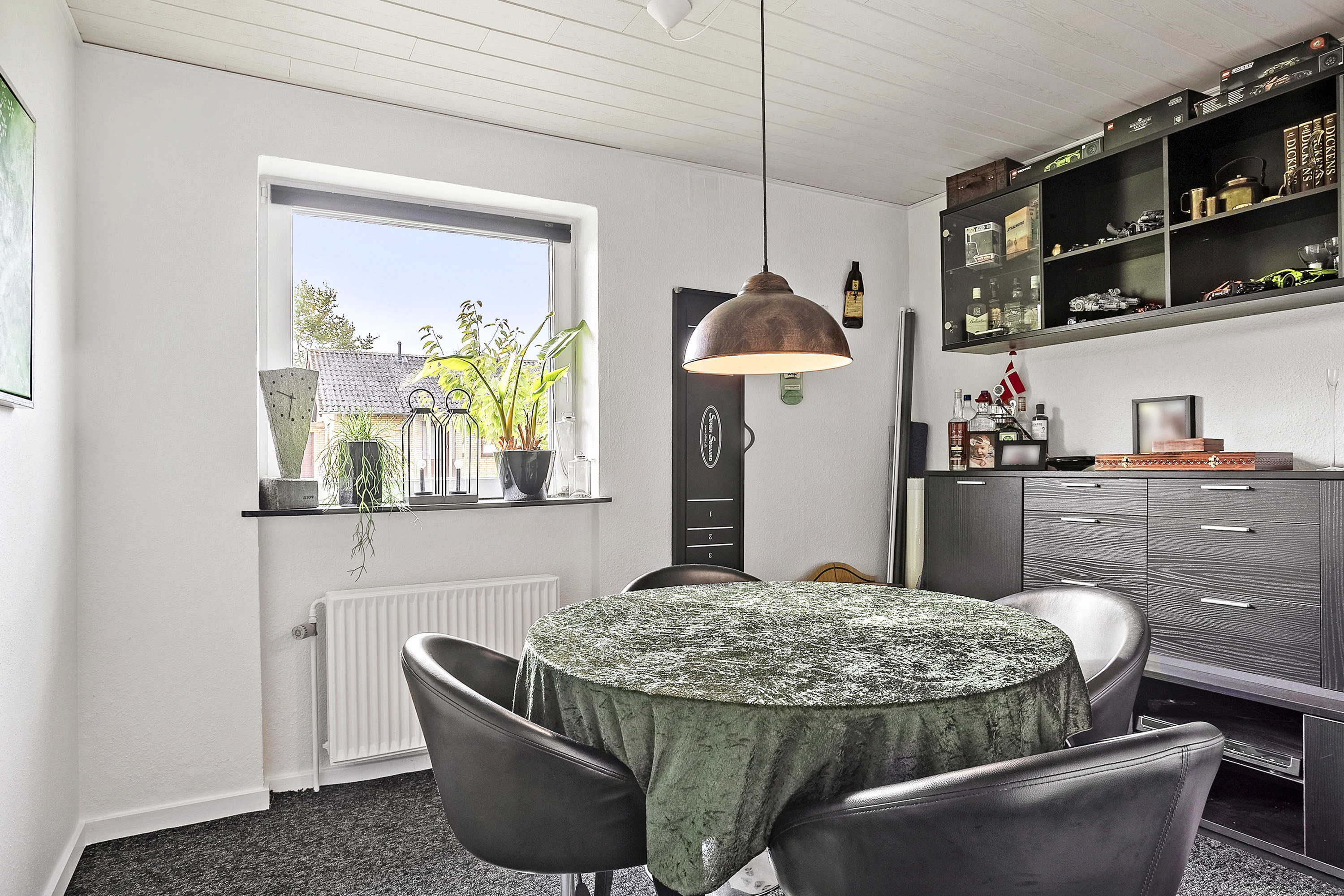 Fremhævet spisestue billede i fuldskærmstilstand. Billede af Sundparken 11, Aarøsund, 6100 Haderslev