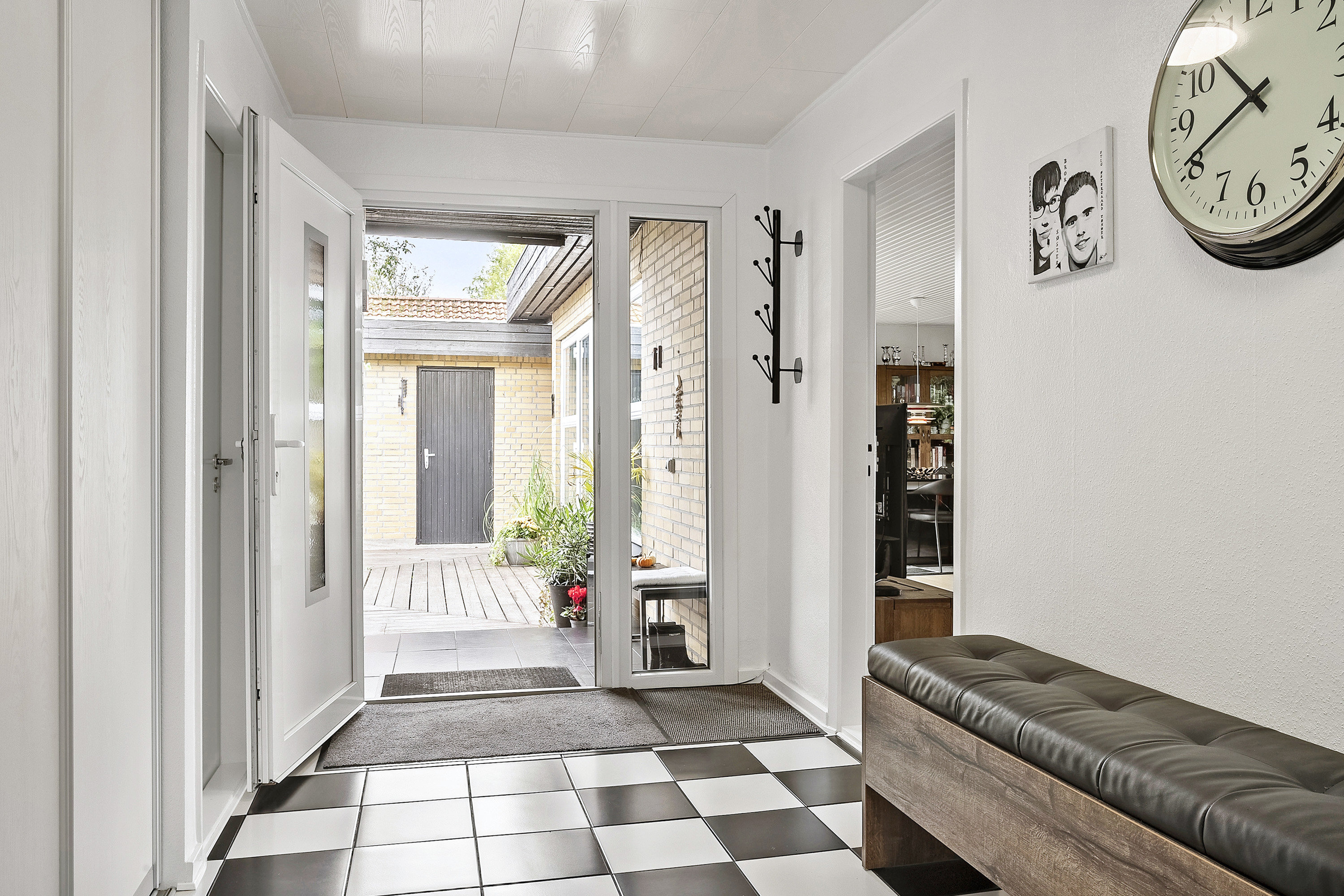 Fremhævet entré billede i fuldskærmstilstand. Billede af Sundparken 11, Aarøsund, 6100 Haderslev