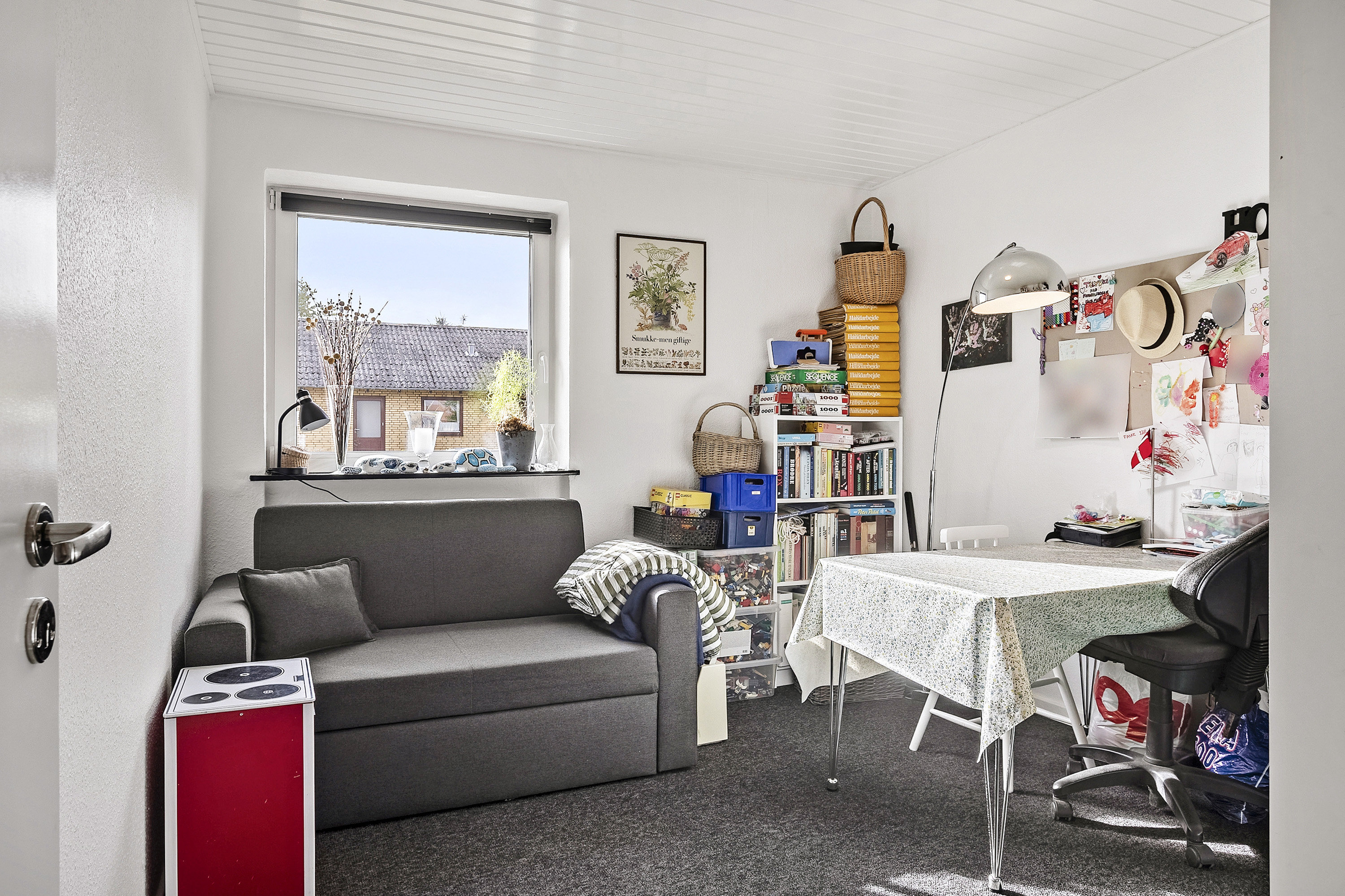 Fremhævet stue billede i fuldskærmstilstand. Billede af Sundparken 11, Aarøsund, 6100 Haderslev