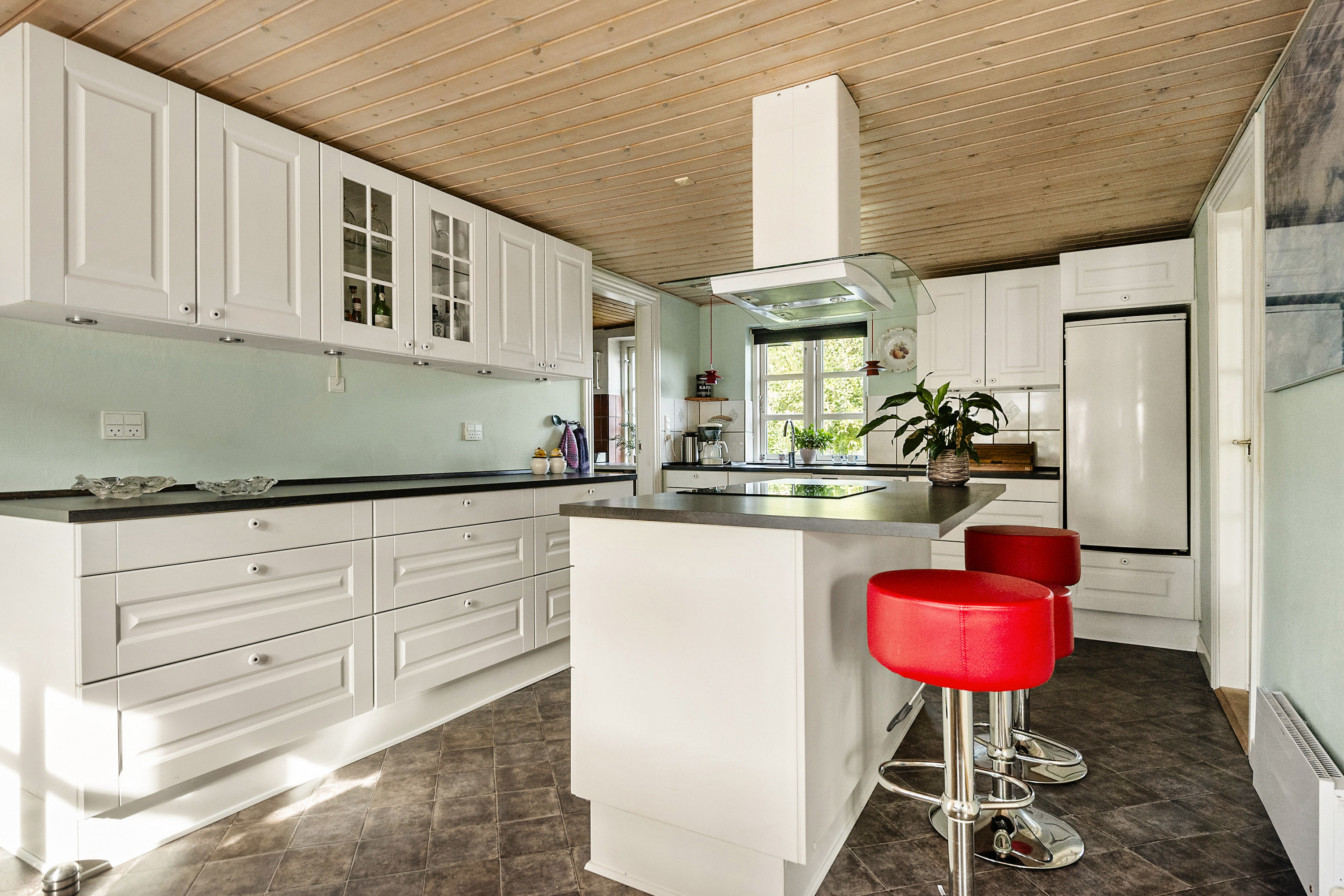 Fremhævet køkken billede i fuldskærmstilstand. Billede af Blichersvej 20, Over Randlev, 8300 Odder