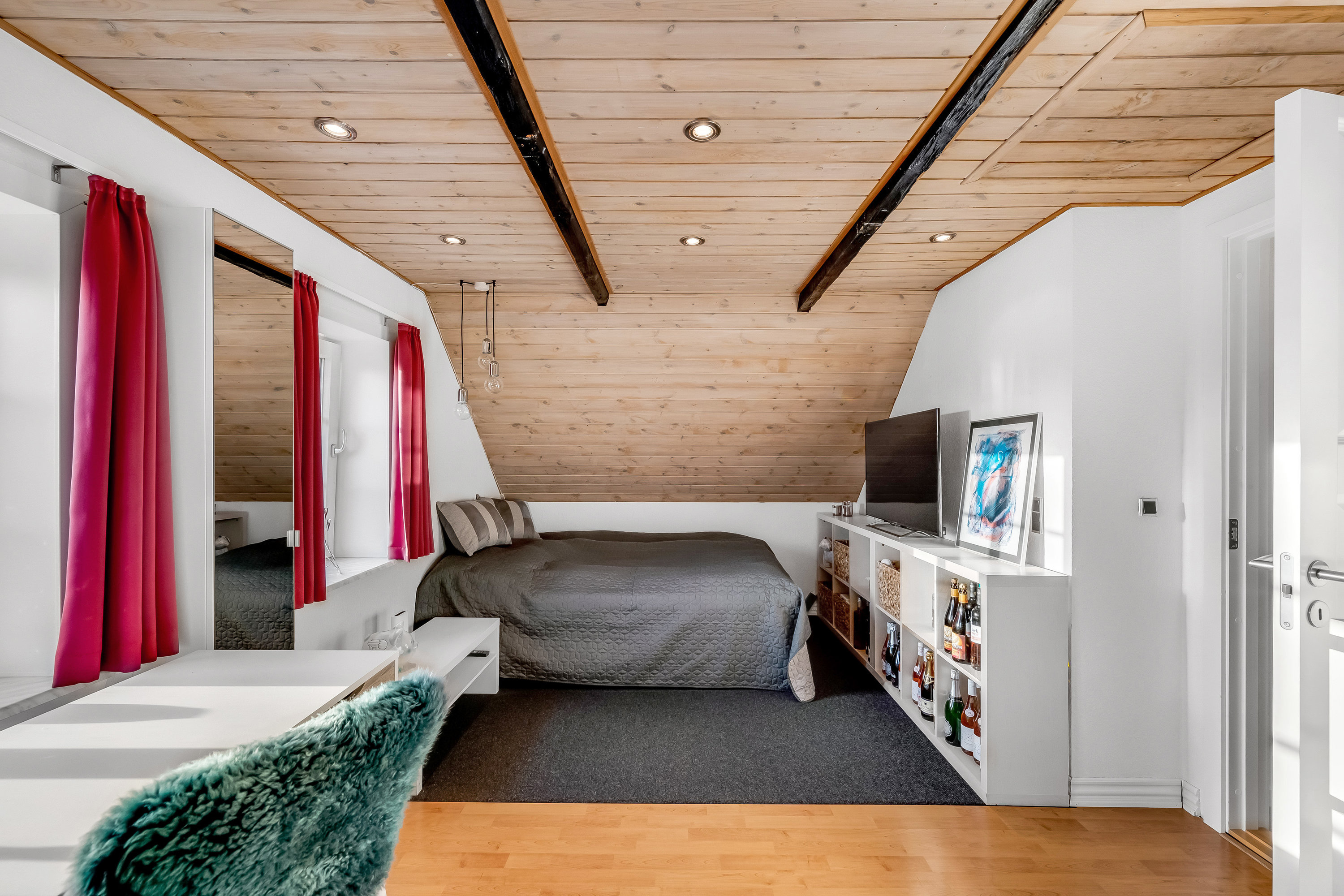 Fremhævet værelse 1. sal billede i fuldskærmstilstand. Billede af Langgade 17, Kvong, 6800 Varde