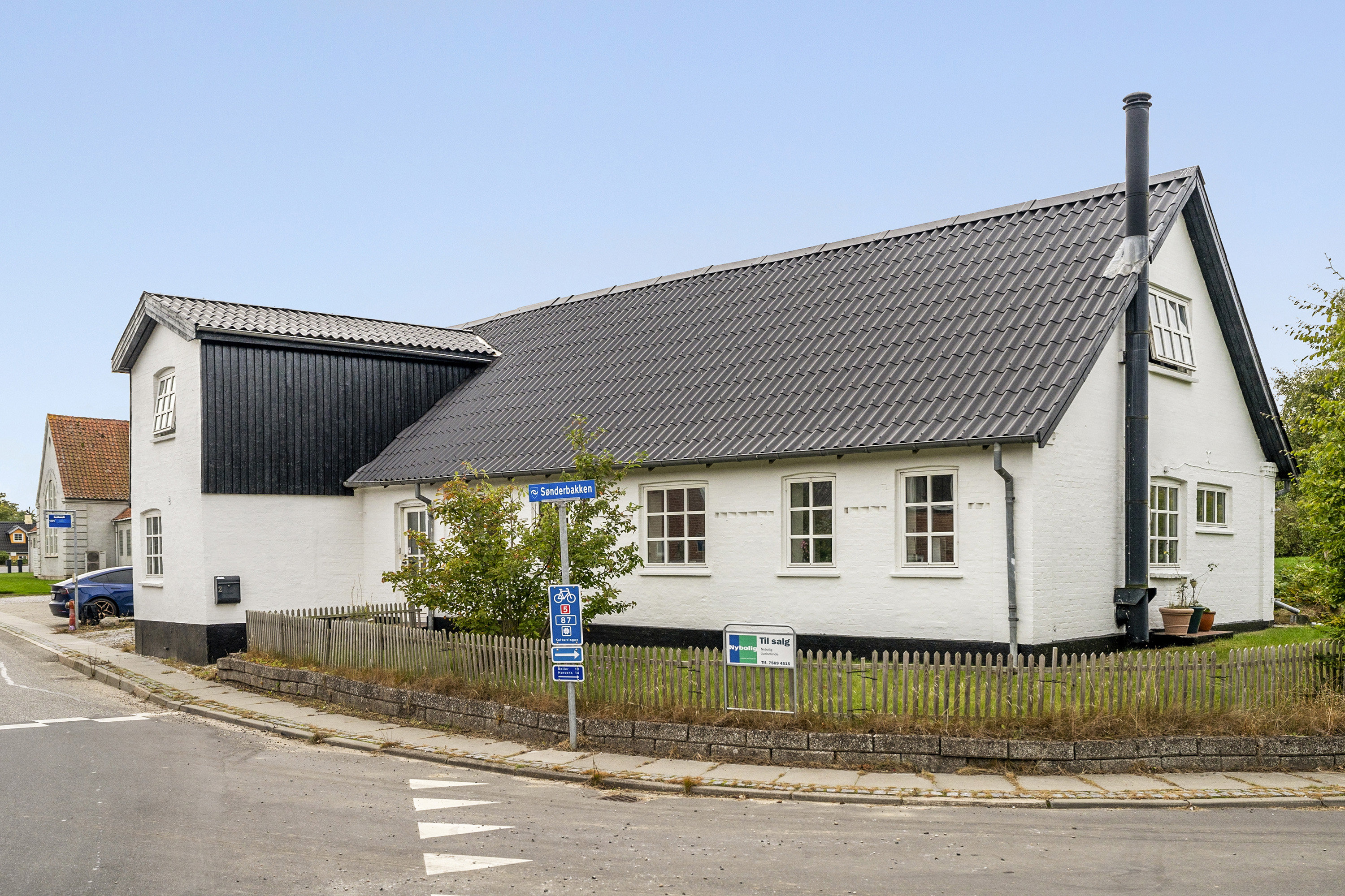 Fremhævet ejendommen billede i fuldskærmstilstand. Billede af Sønderbakken 2, Glud, 7130 Juelsminde