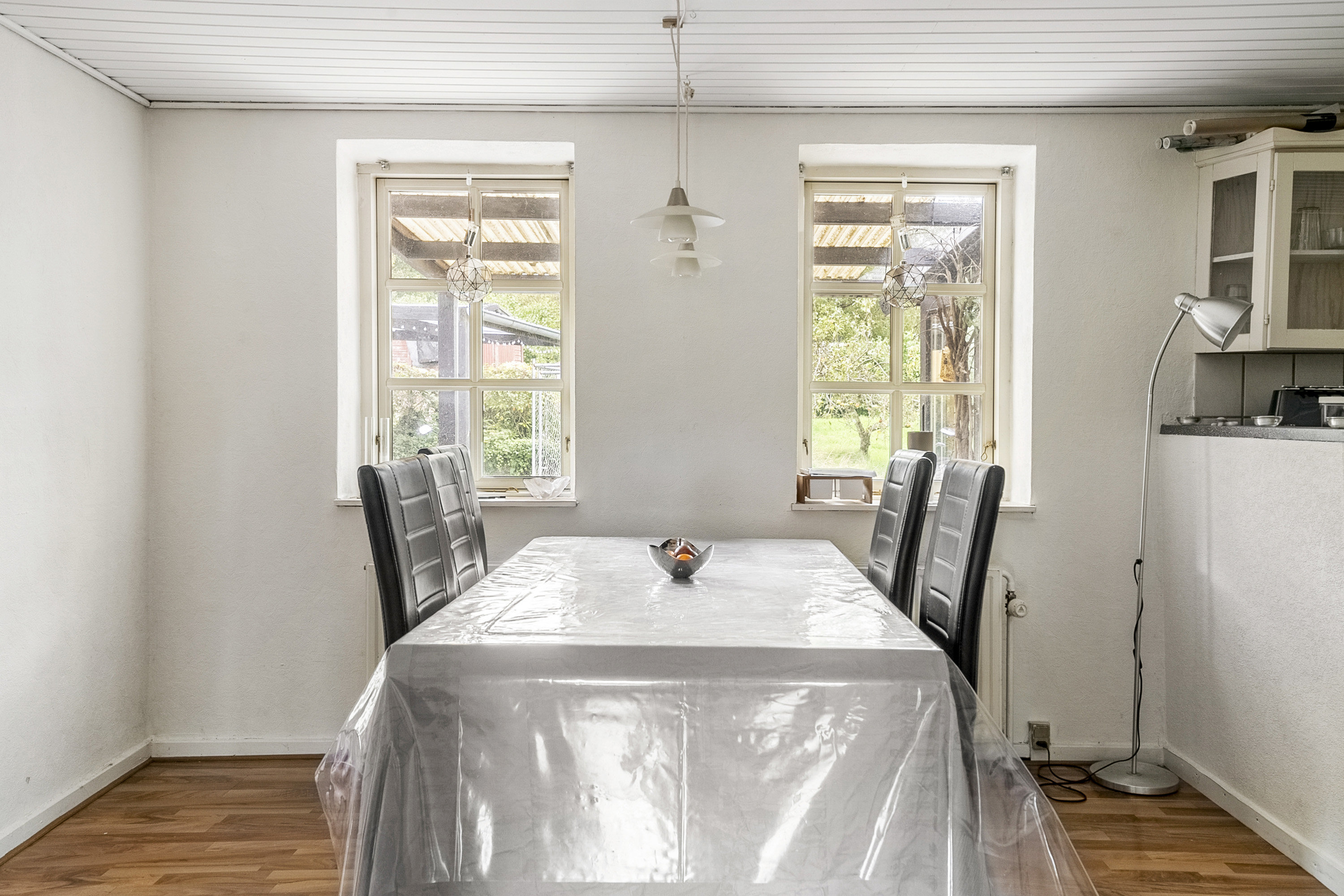 Fremhævet spisestue billede i fuldskærmstilstand. Billede af Sønderbakken 2, Glud, 7130 Juelsminde