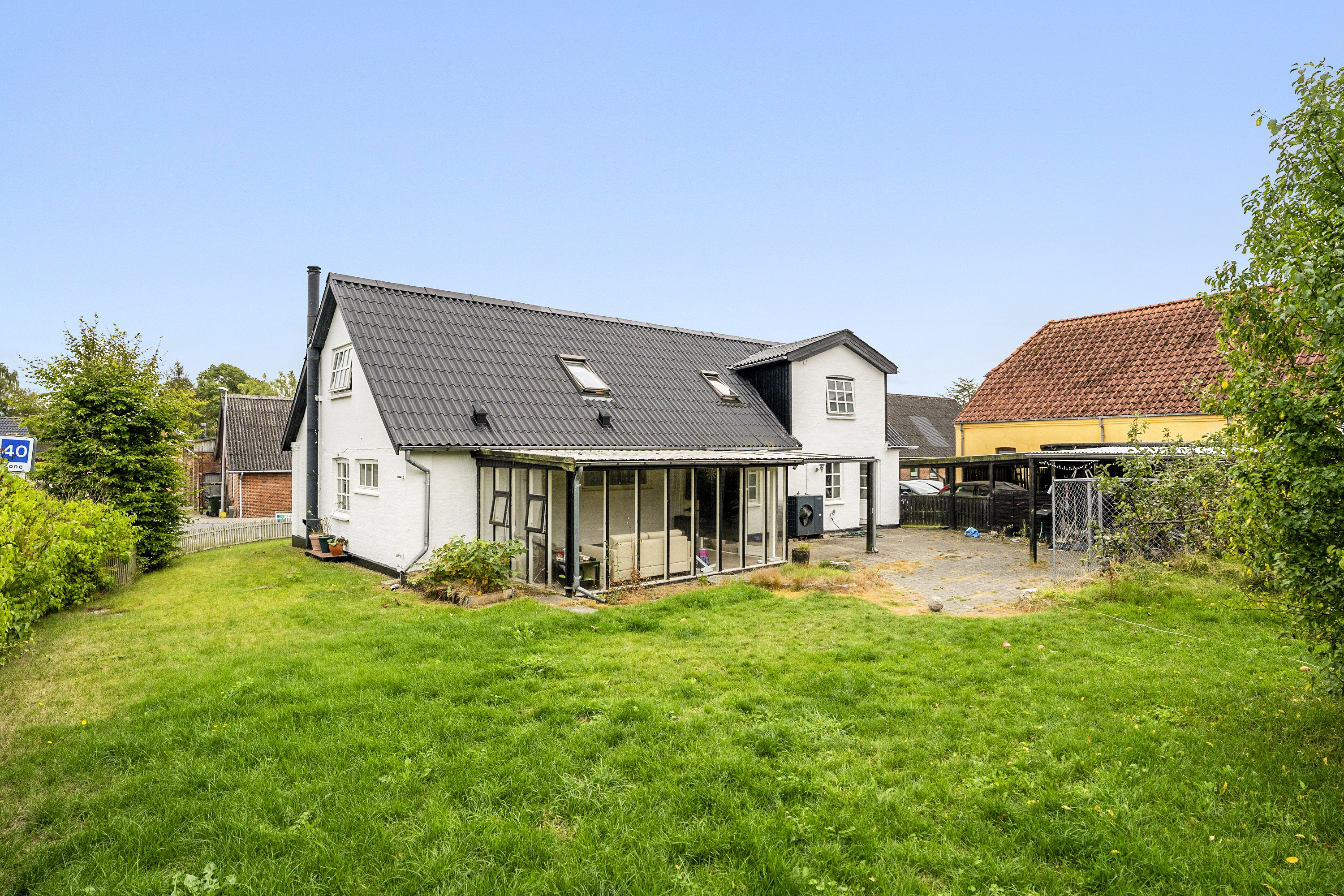 Miniaturebillede 1: ejendommen. Billede af Sønderbakken 2, Glud, 7130 Juelsminde