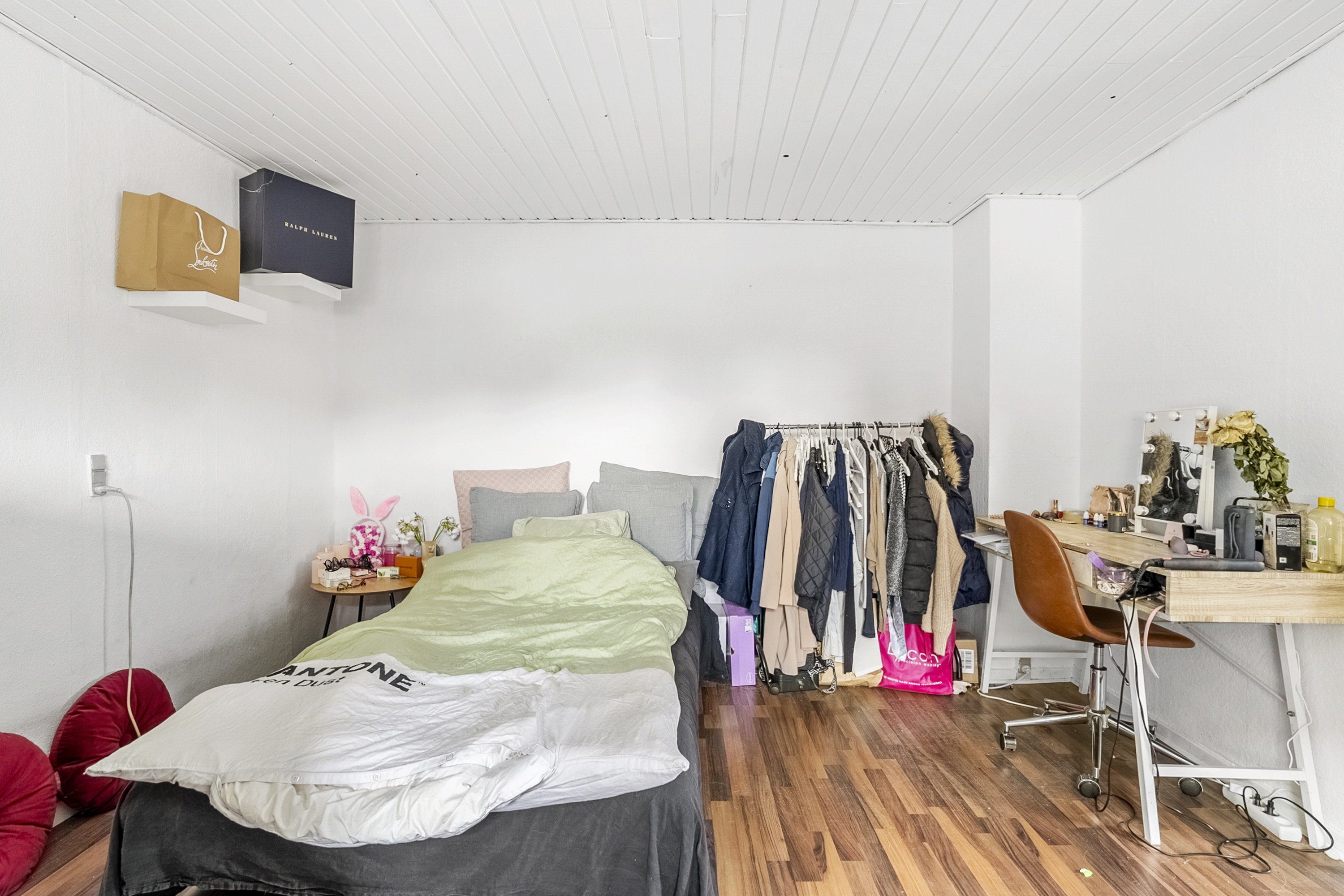 Fremhævet soveværelse billede i fuldskærmstilstand. Billede af Sønderbakken 2, Glud, 7130 Juelsminde