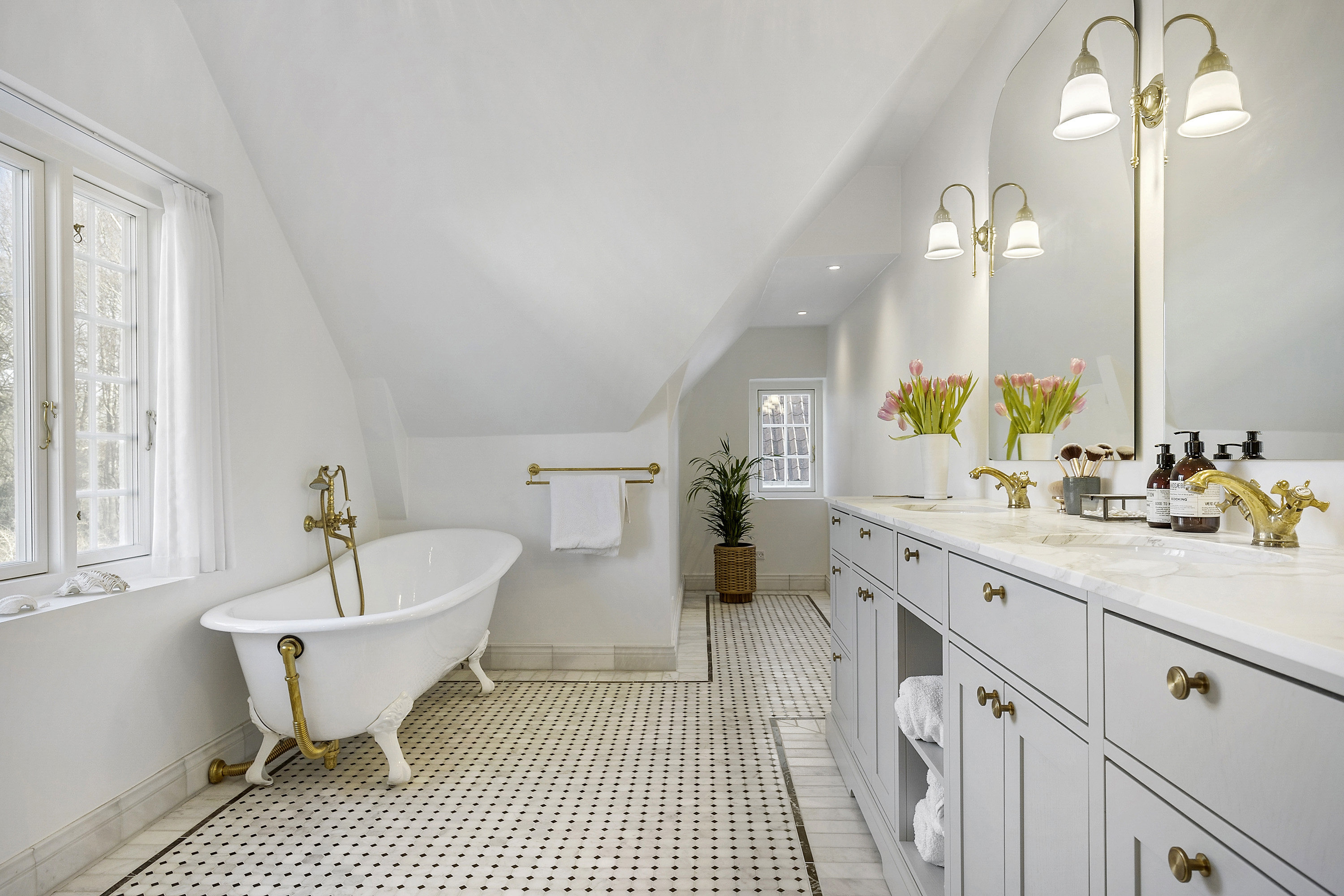 Fremhævet  billede i fuldskærmstilstand. Billede af Køsters Alle 12, 8900 Randers C