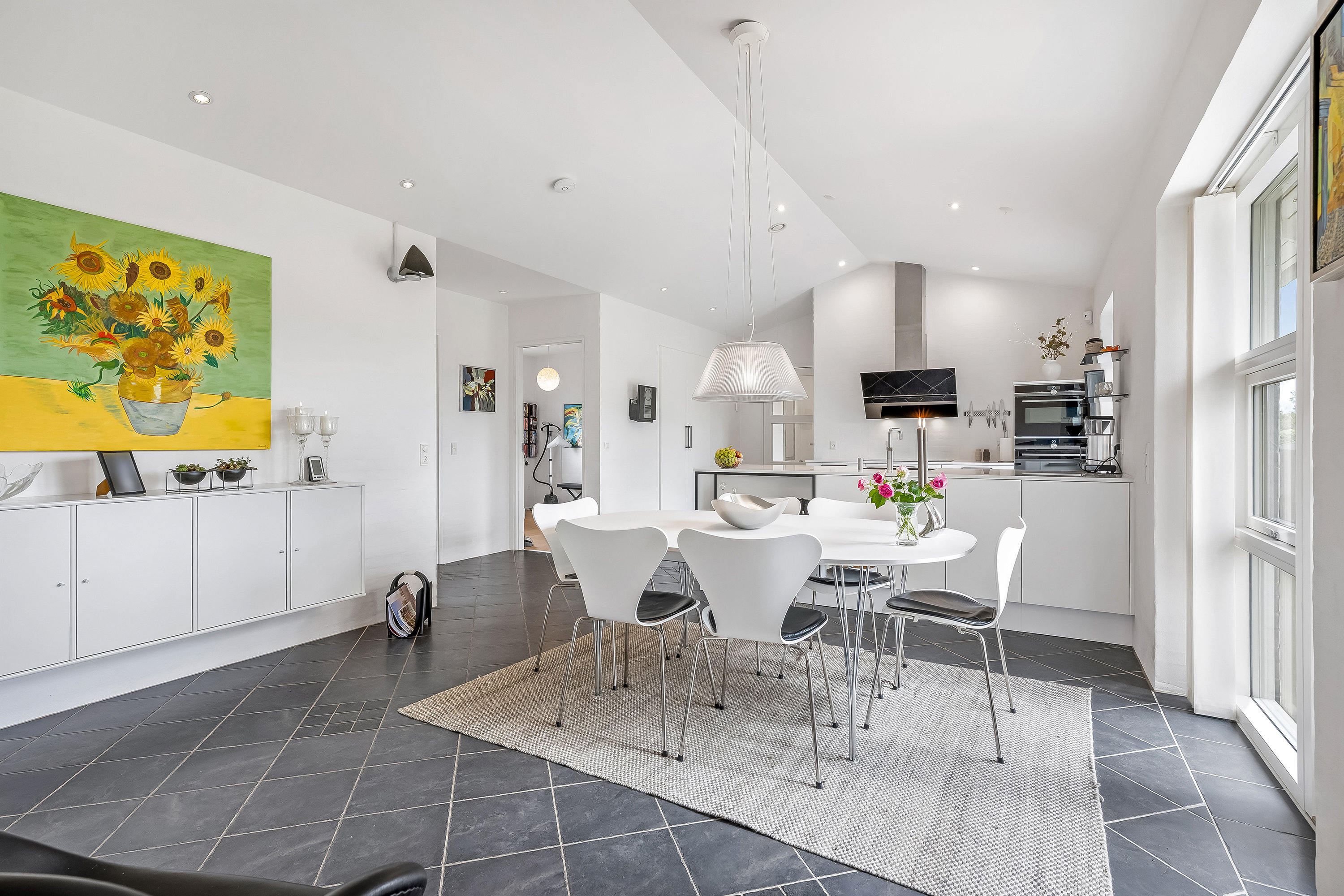 Fremhævet køkken alrum billede i fuldskærmstilstand. Billede af Højgårdsparken 55, 7560 Hjerm