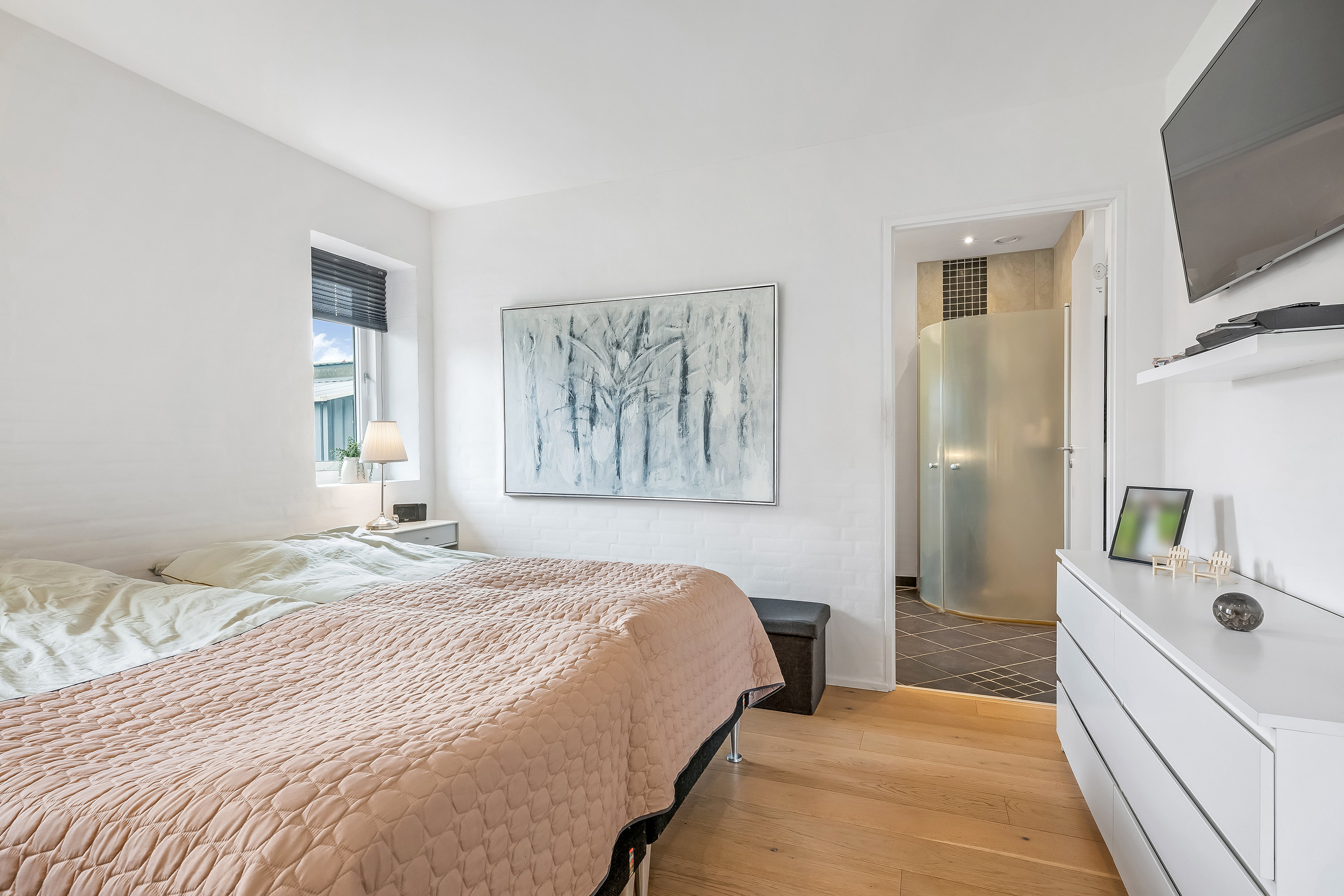 Fremhævet soveværelse billede i fuldskærmstilstand. Billede af Højgårdsparken 55, 7560 Hjerm