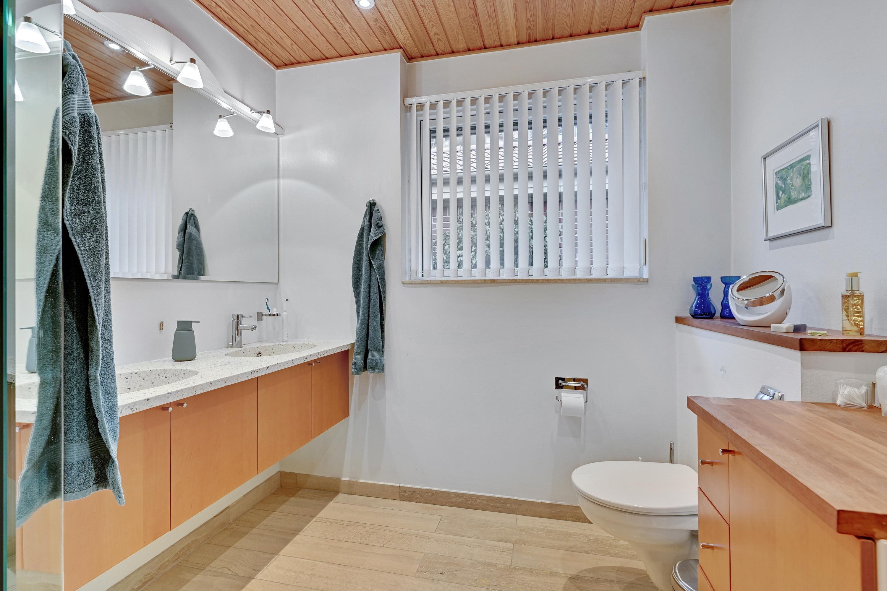 Fremhævet  billede i fuldskærmstilstand. Billede af Oehlenschlægersvej 7, 8230 Åbyhøj