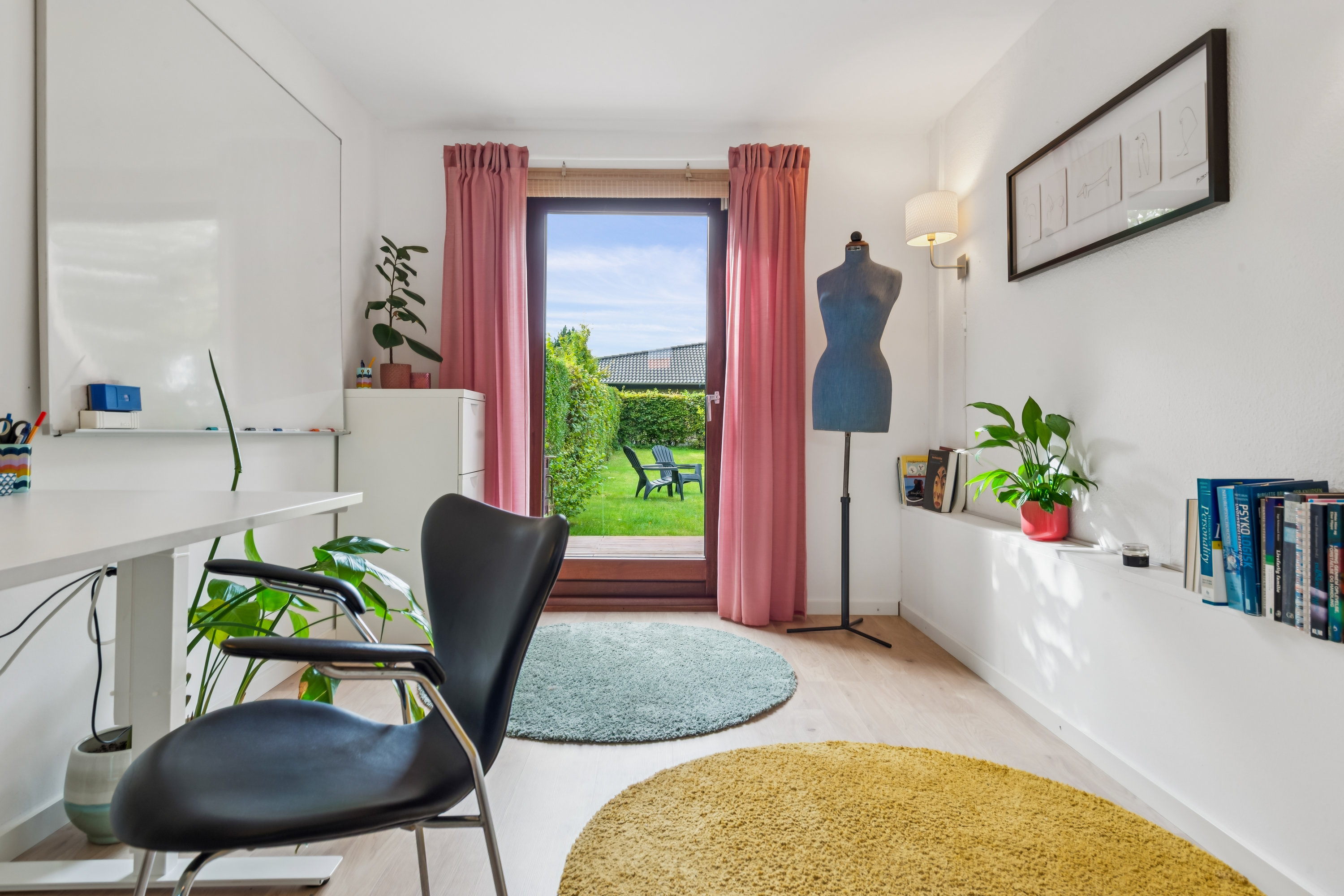 Fremhævet værelse billede i fuldskærmstilstand. Billede af Ahornvej 5, 2690 Karlslunde