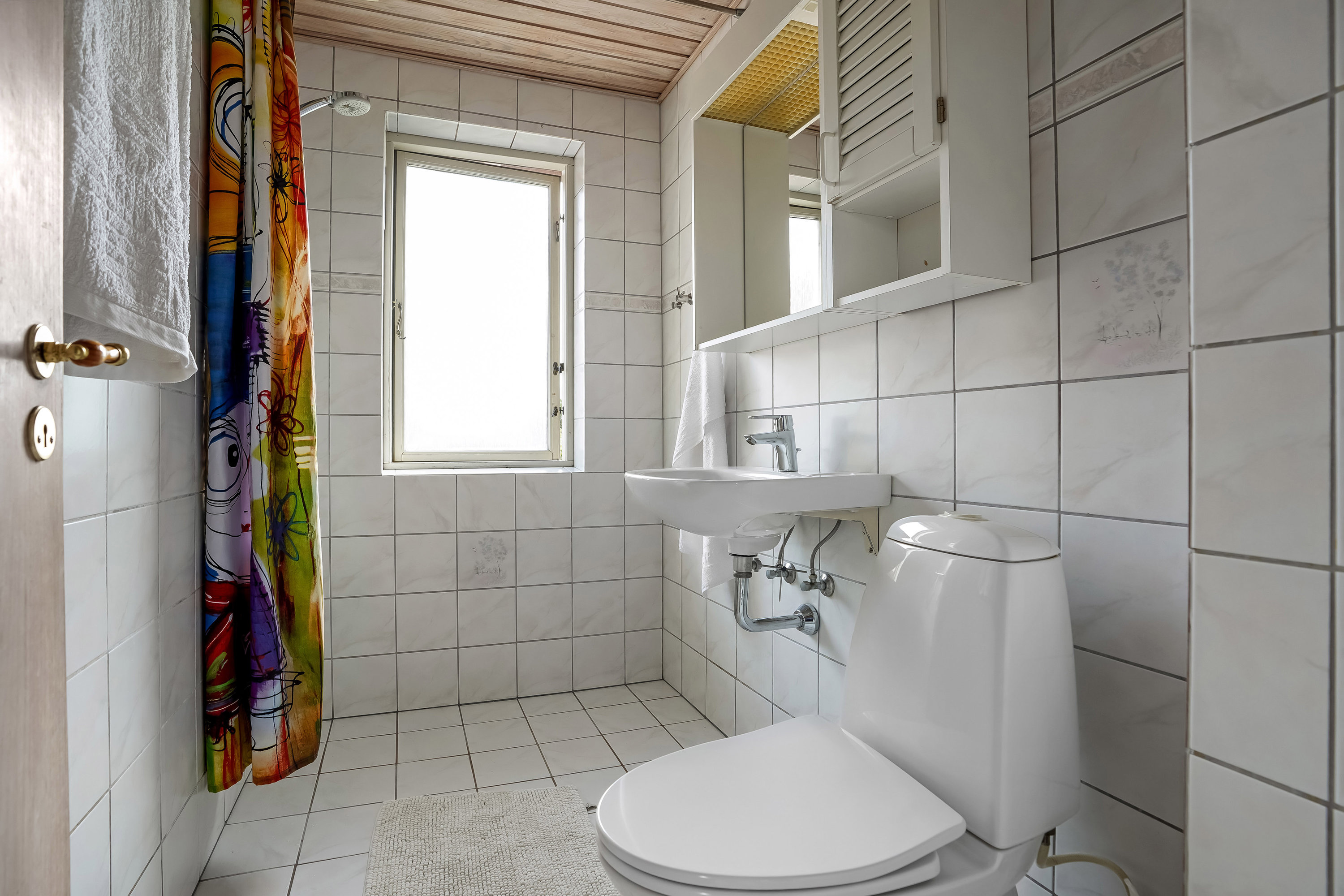 Fremhævet badeværelse billede i fuldskærmstilstand. Billede af Myntevænget 26, 5500 Middelfart