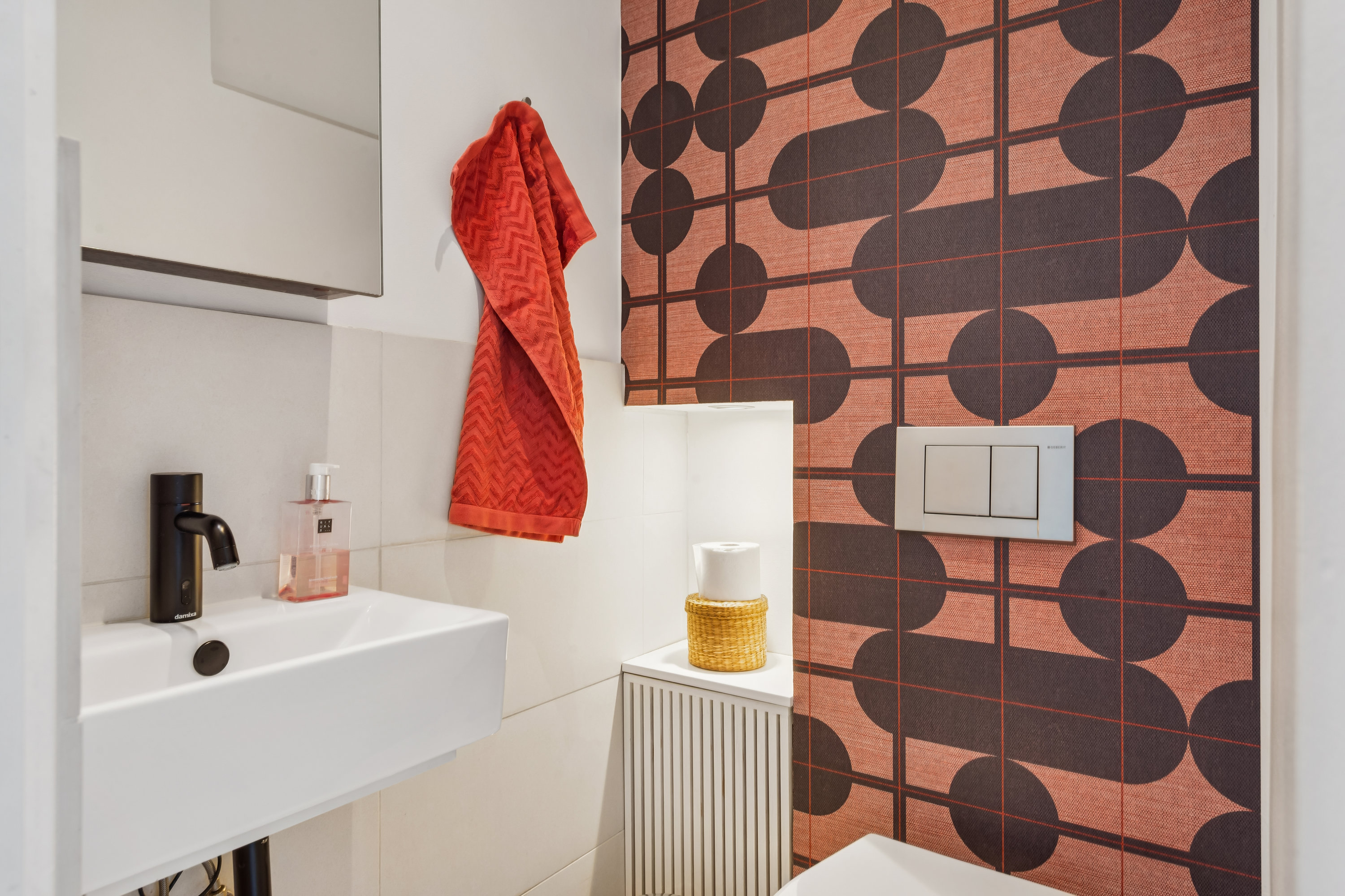 Fremhævet toilet billede i fuldskærmstilstand. Billede af Ahornvej 5, 2690 Karlslunde