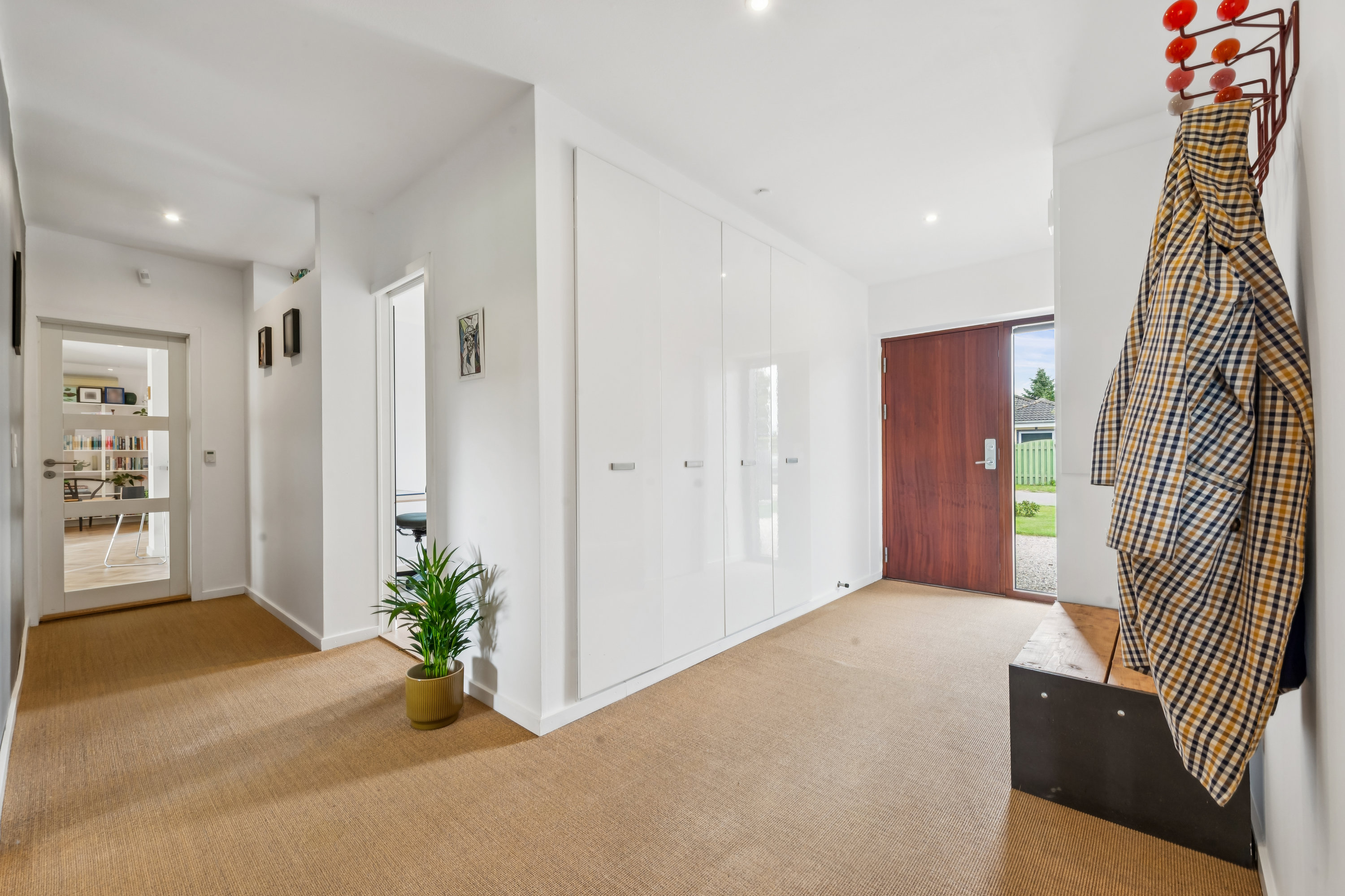 Fremhævet gang billede i fuldskærmstilstand. Billede af Ahornvej 5, 2690 Karlslunde