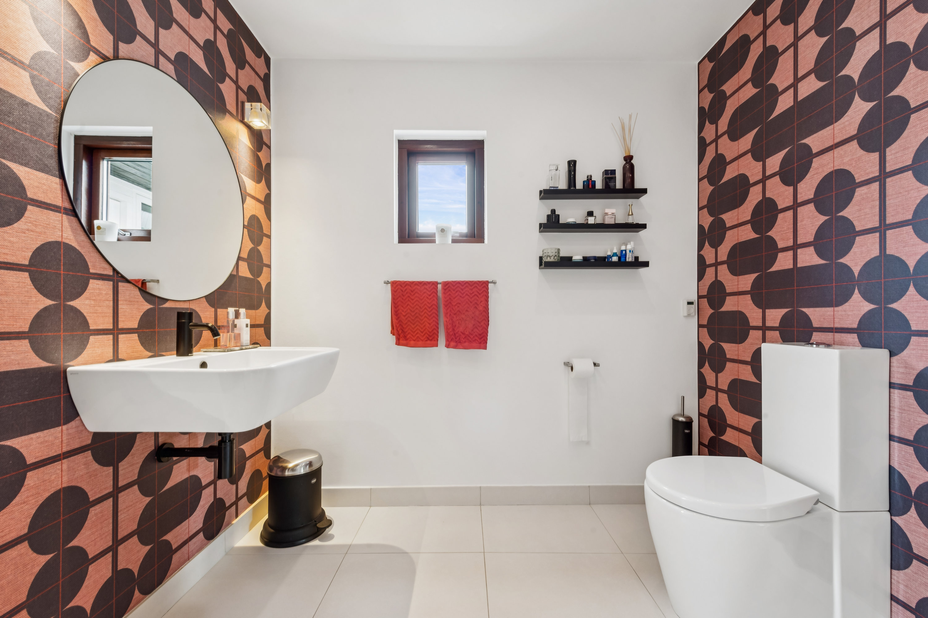 Miniaturebillede 2: badeværelse. Billede af Ahornvej 5, 2690 Karlslunde