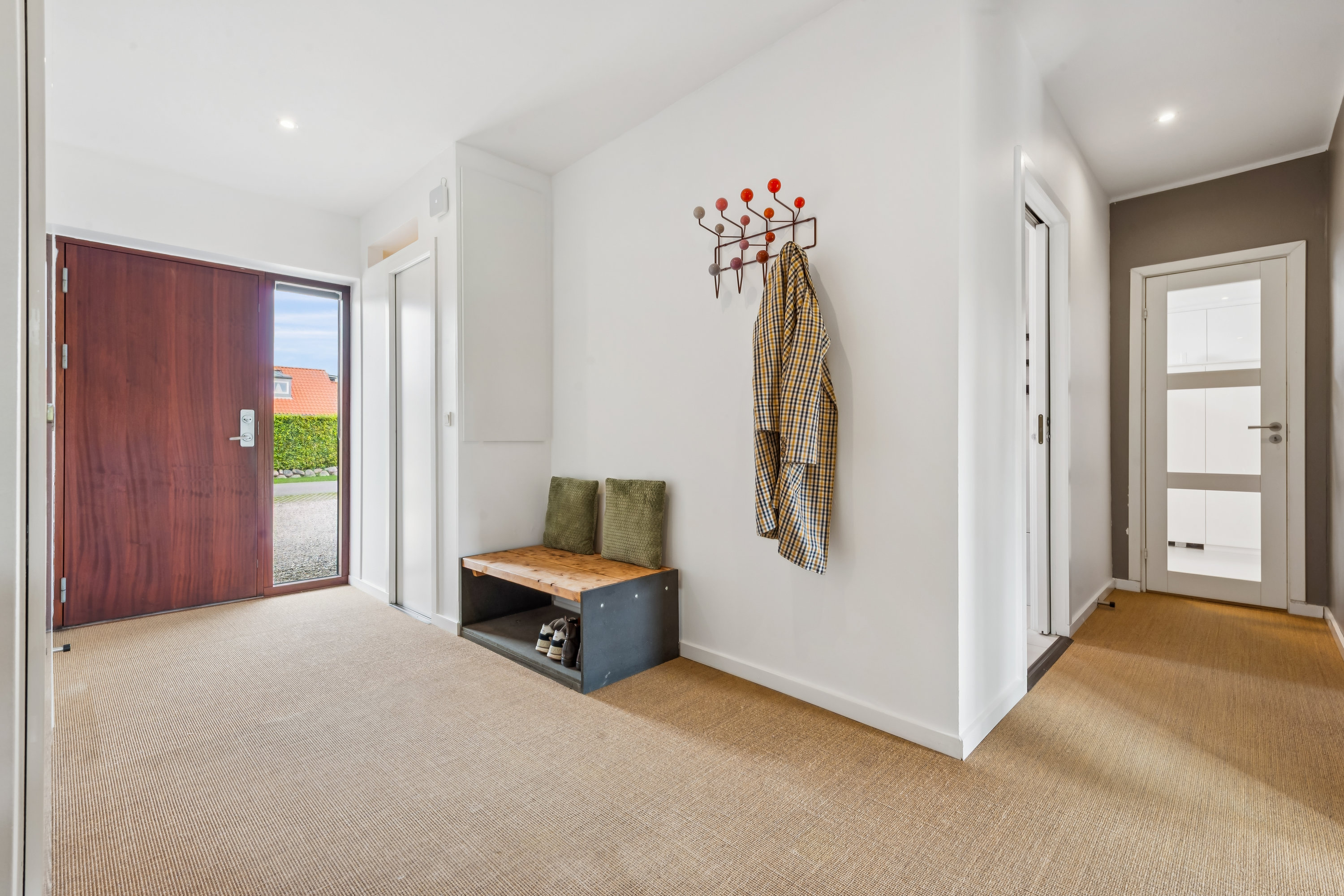 Fremhævet gang billede i fuldskærmstilstand. Billede af Ahornvej 5, 2690 Karlslunde