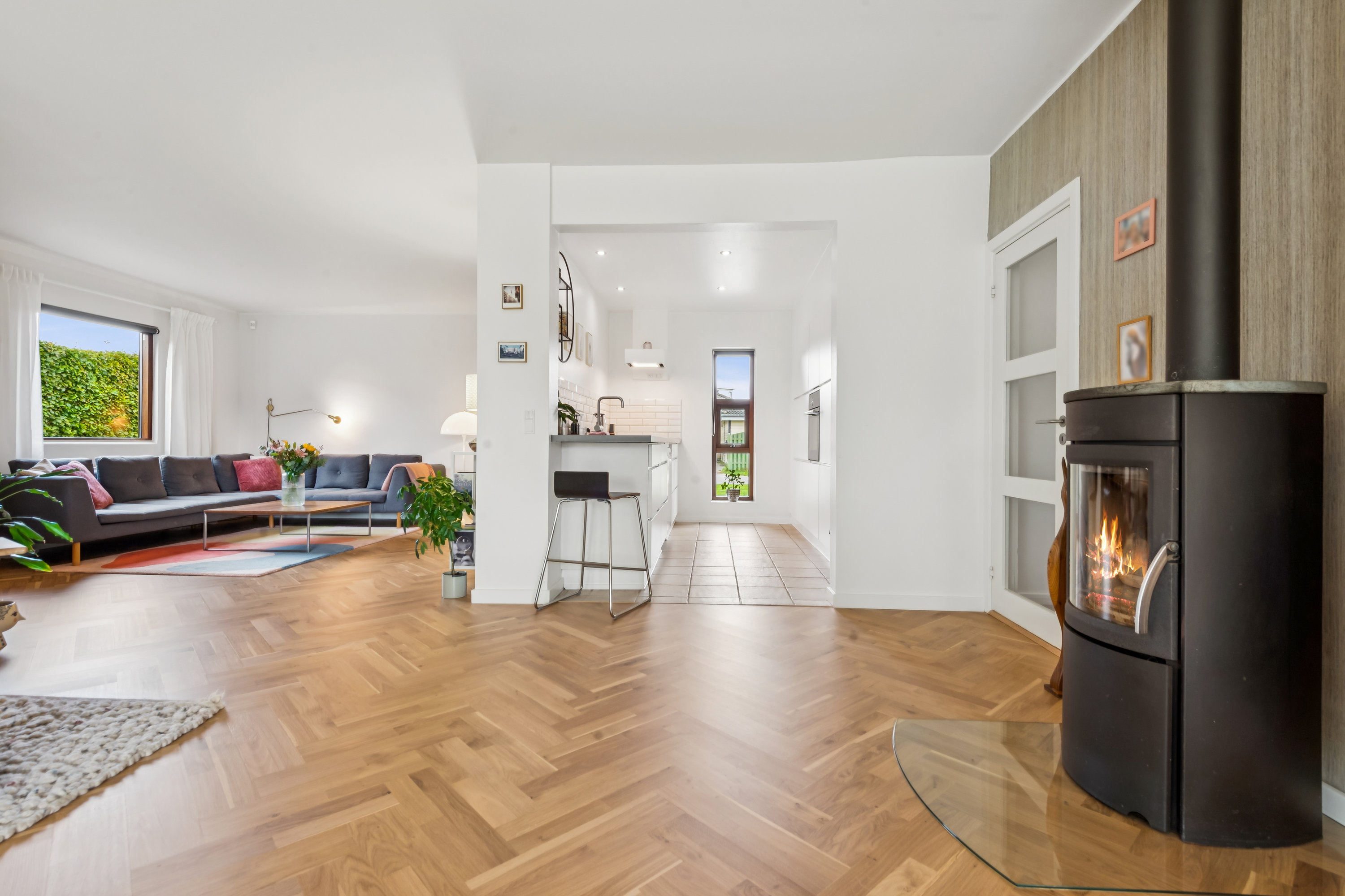 Fremhævet stue billede i fuldskærmstilstand. Billede af Ahornvej 5, 2690 Karlslunde