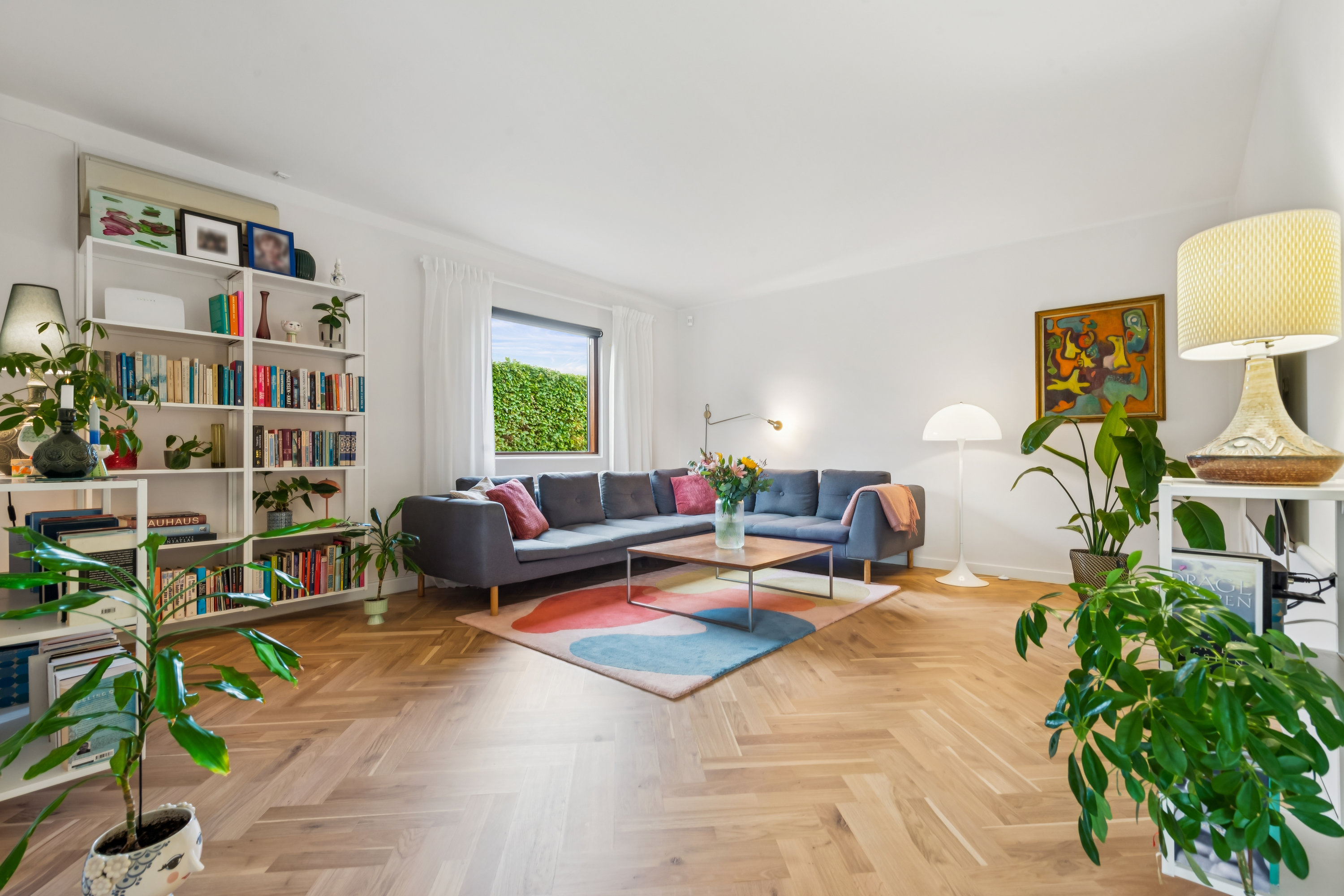 Fremhævet stue billede i fuldskærmstilstand. Billede af Ahornvej 5, 2690 Karlslunde