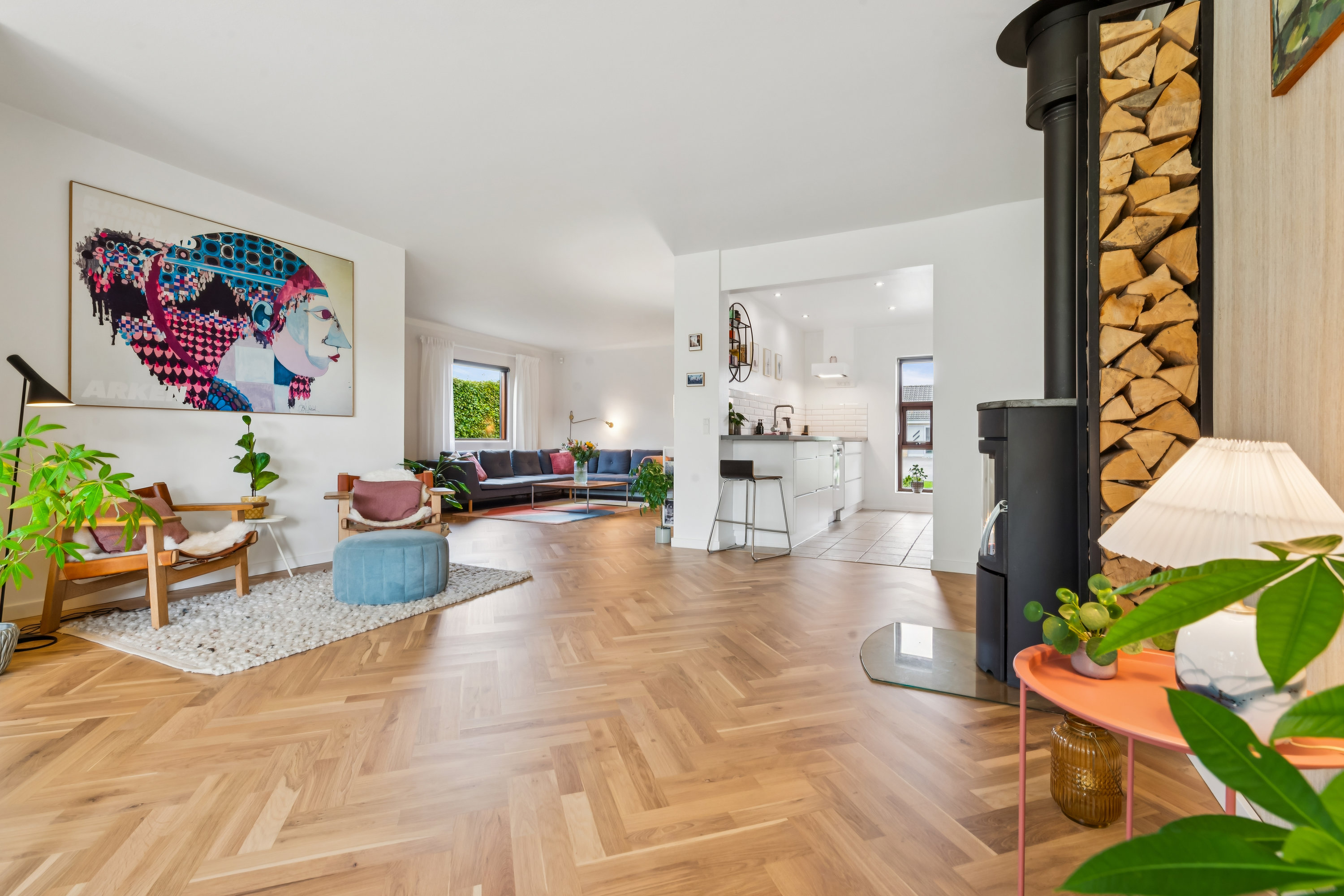 Fremhævet stue billede i fuldskærmstilstand. Billede af Ahornvej 5, 2690 Karlslunde