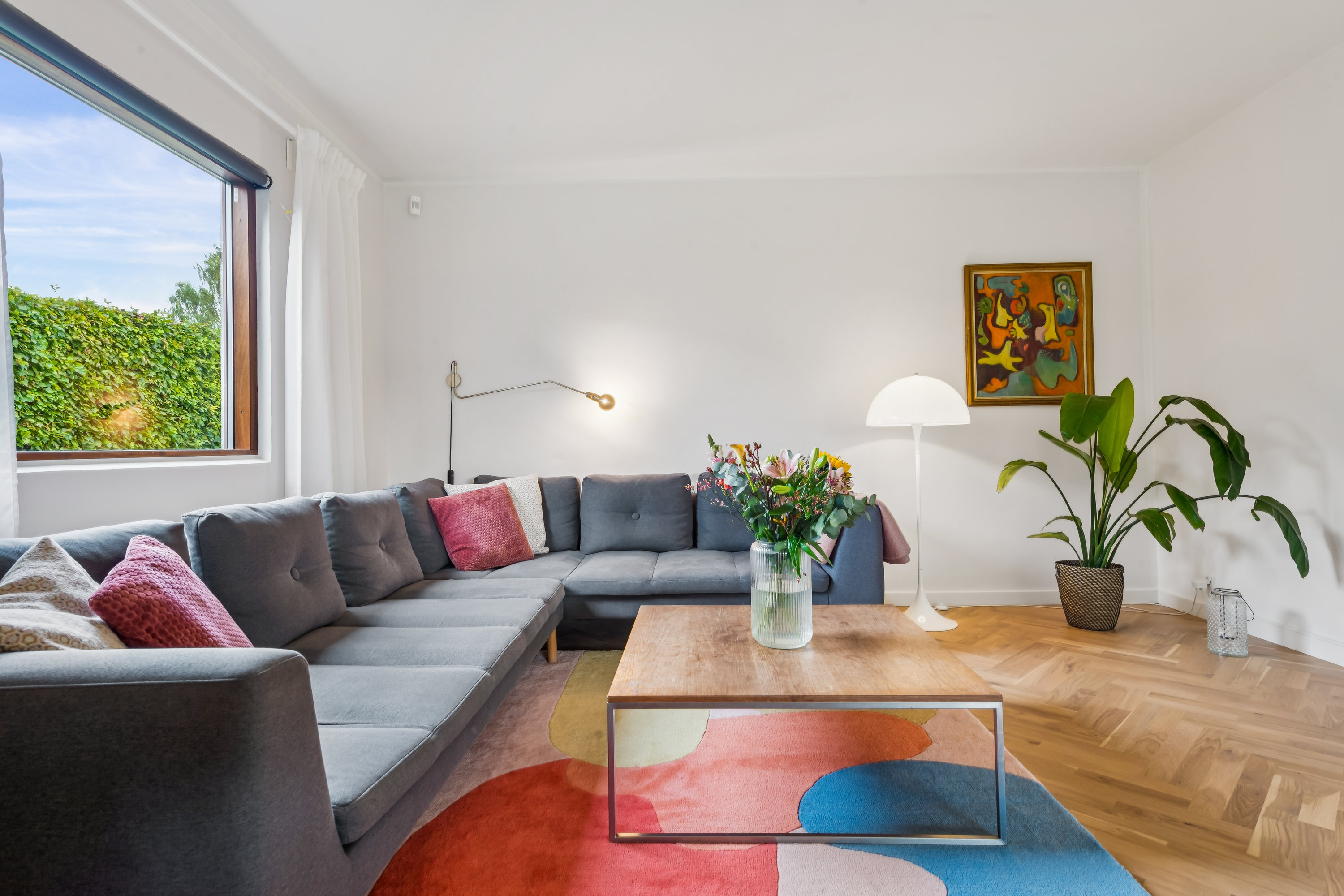 Fremhævet stue billede i fuldskærmstilstand. Billede af Ahornvej 5, 2690 Karlslunde