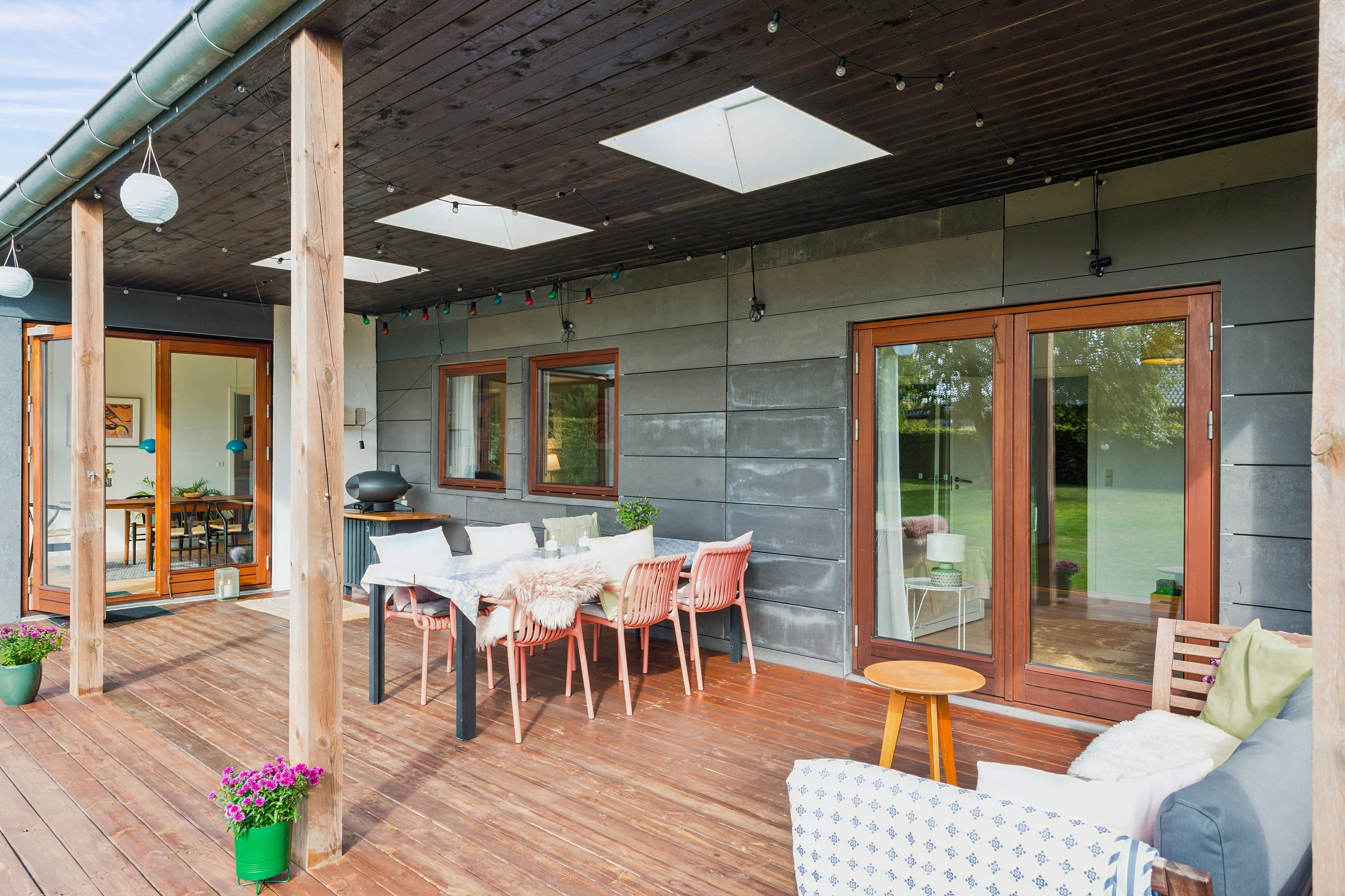 Fremhævet terrasse billede i fuldskærmstilstand. Billede af Ahornvej 5, 2690 Karlslunde