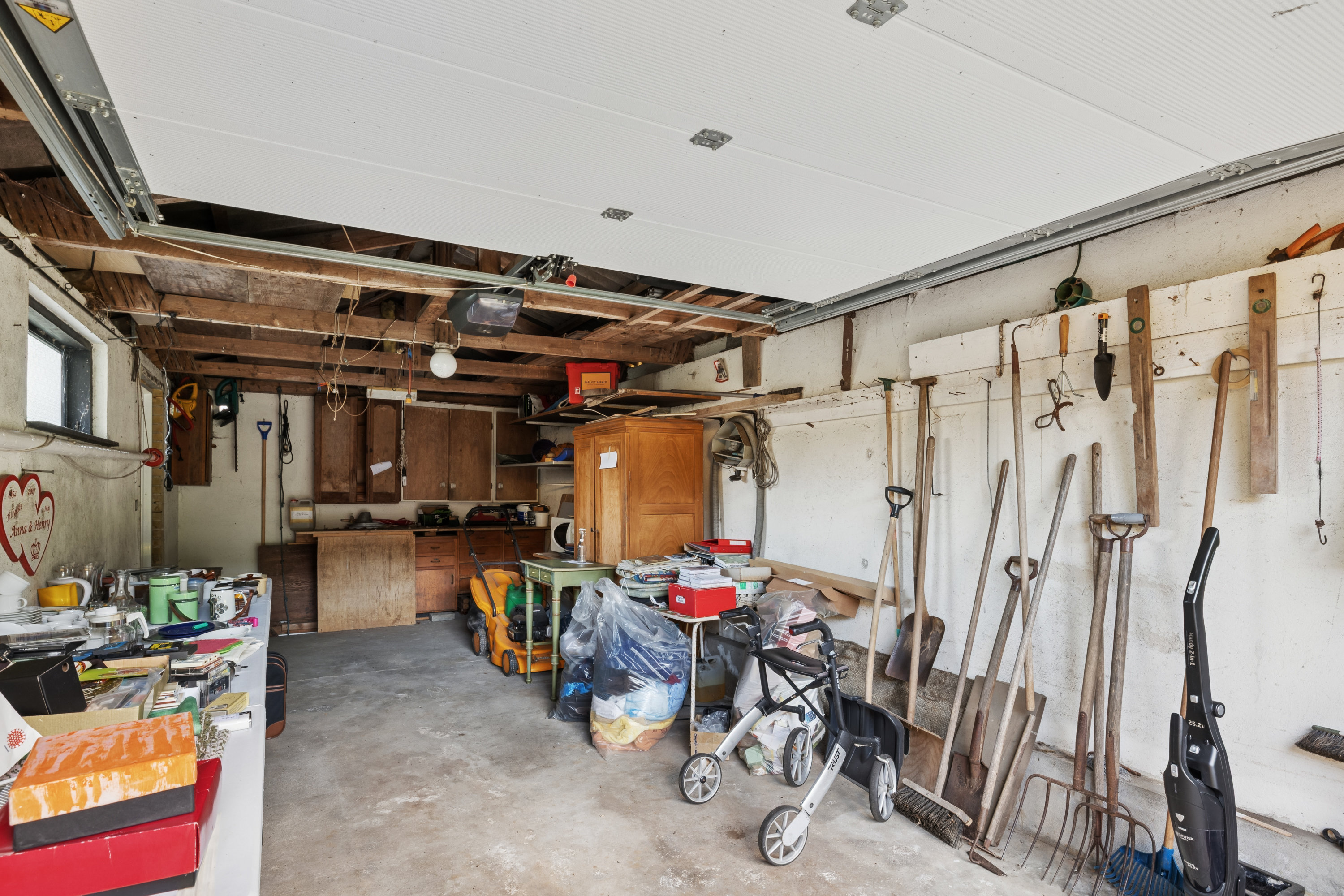 Fremhævet garage billede i fuldskærmstilstand. Billede af Skovvænget 5, Sjørup, 8800 Viborg