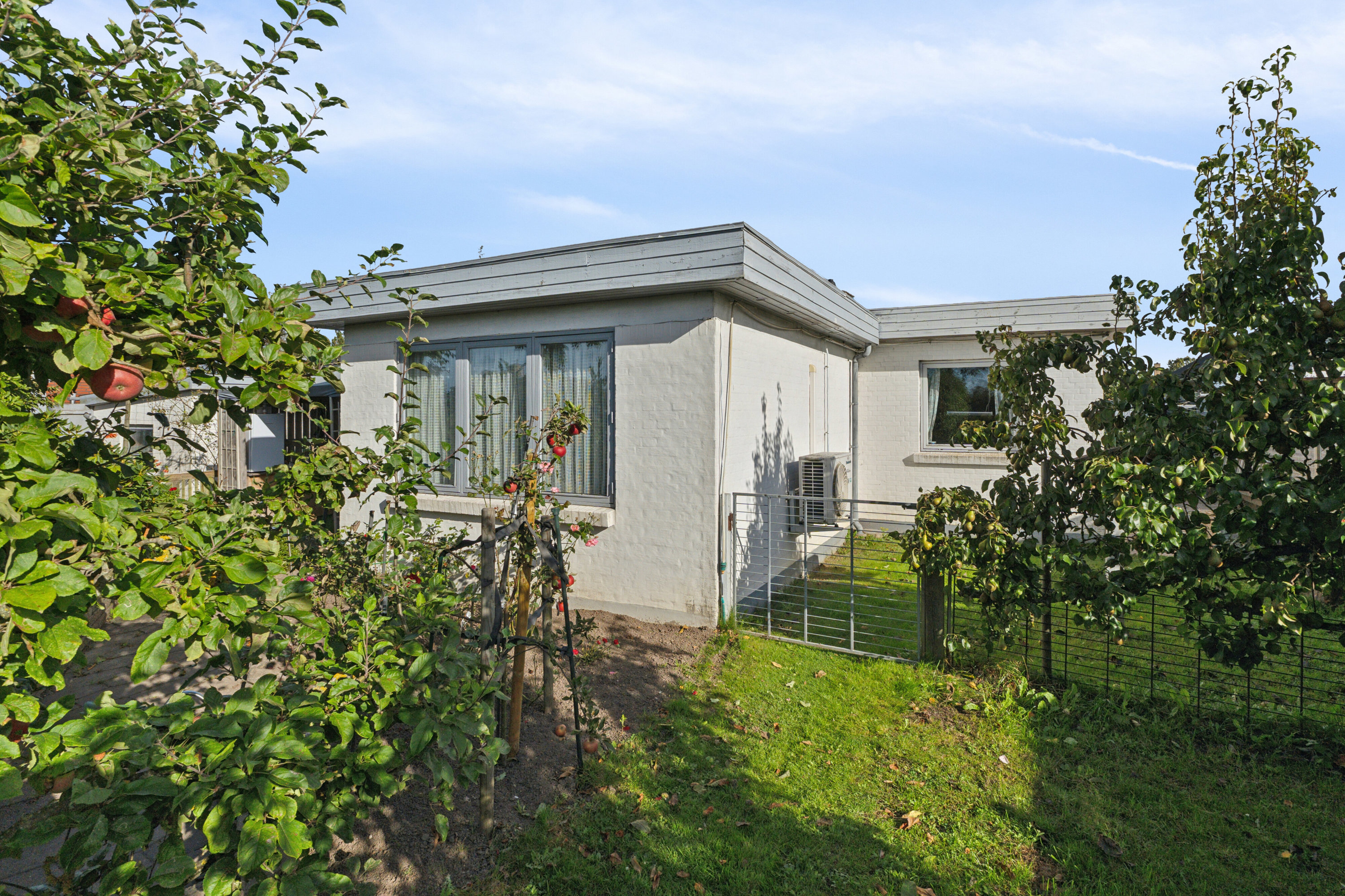 Fremhævet set fra haven billede i fuldskærmstilstand. Billede af Lindevej 28, 4760 Vordingborg