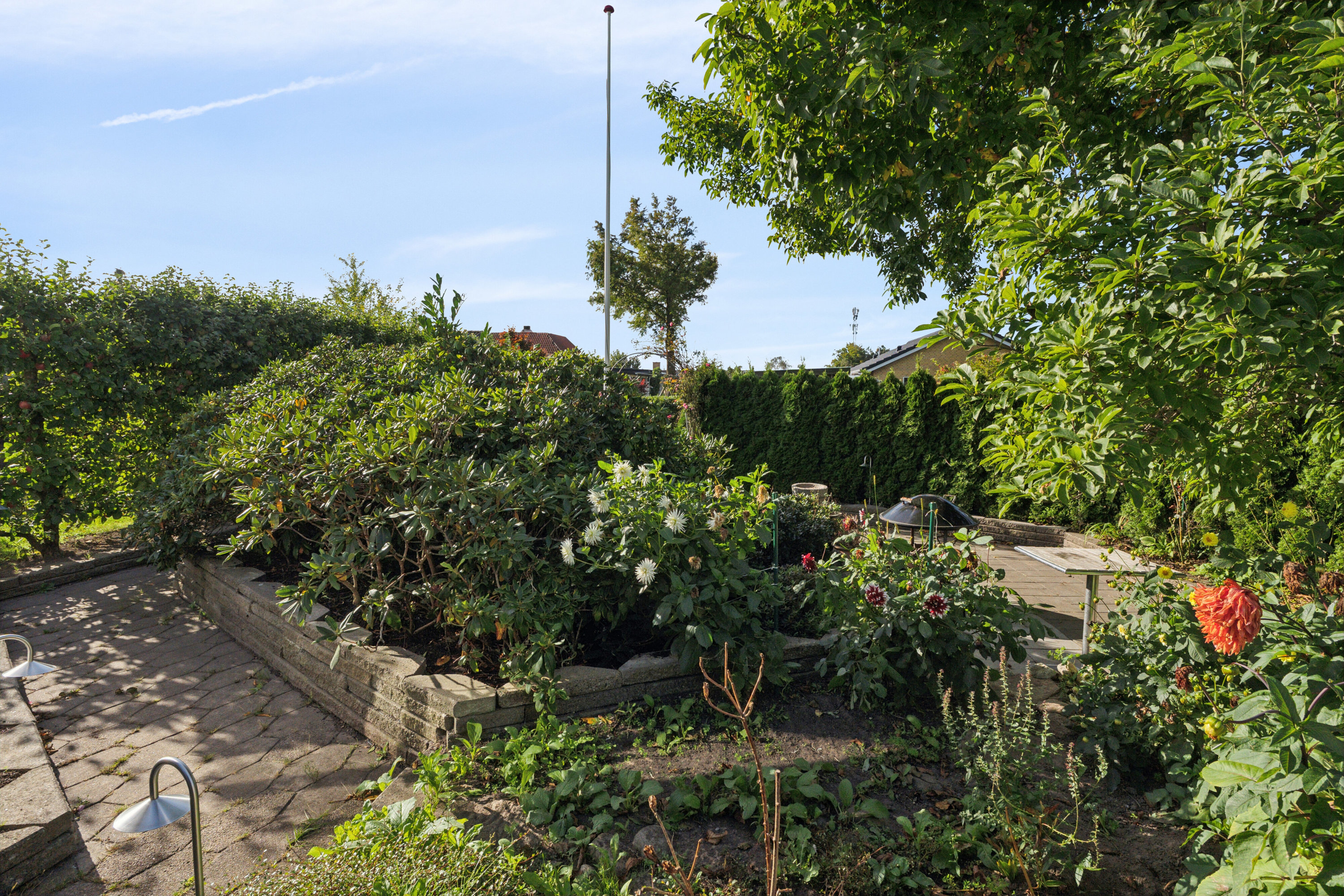 Fremhævet set fra haven billede i fuldskærmstilstand. Billede af Lindevej 28, 4760 Vordingborg