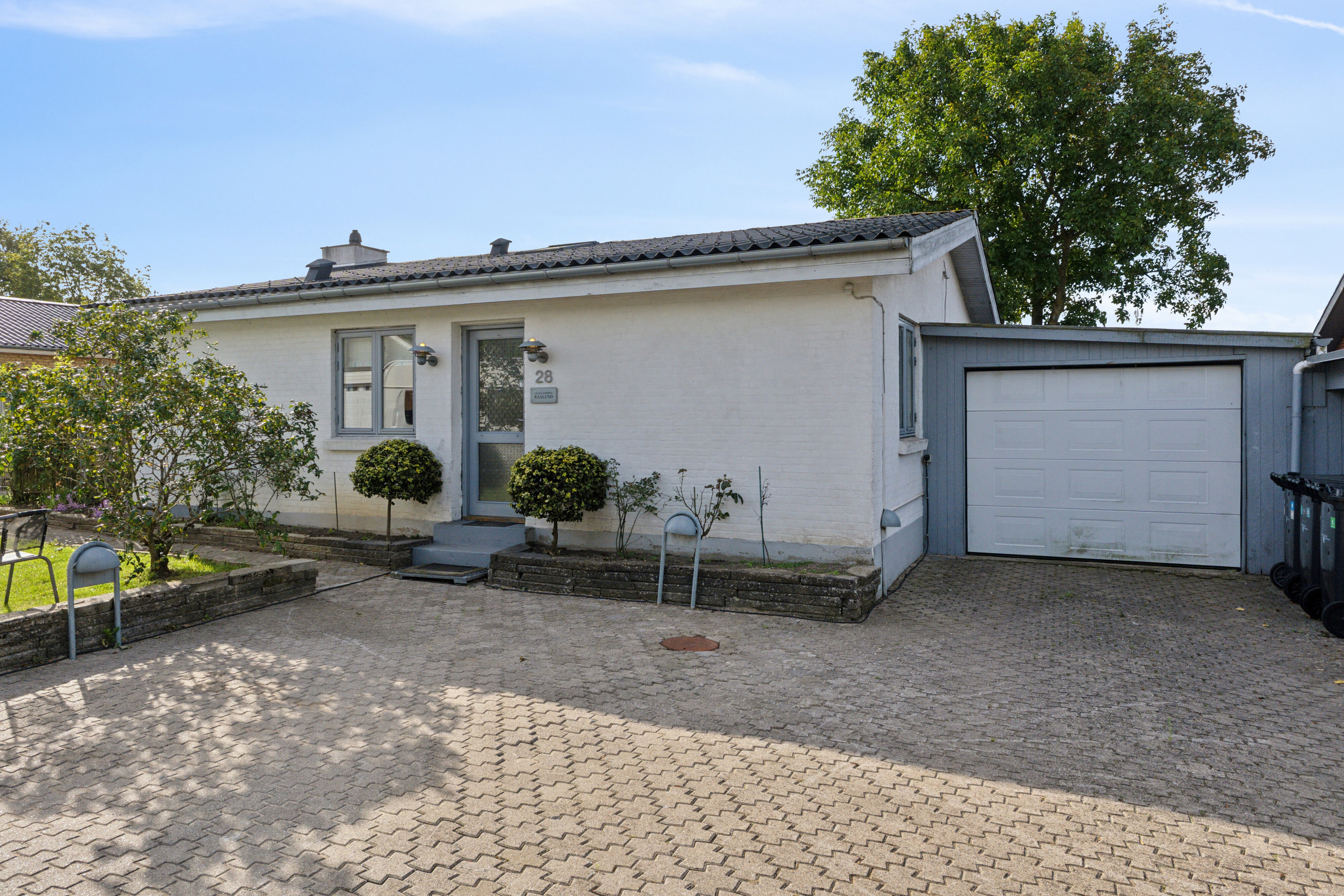 Miniaturebillede 1: set fra vejen. Billede af Lindevej 28, 4760 Vordingborg