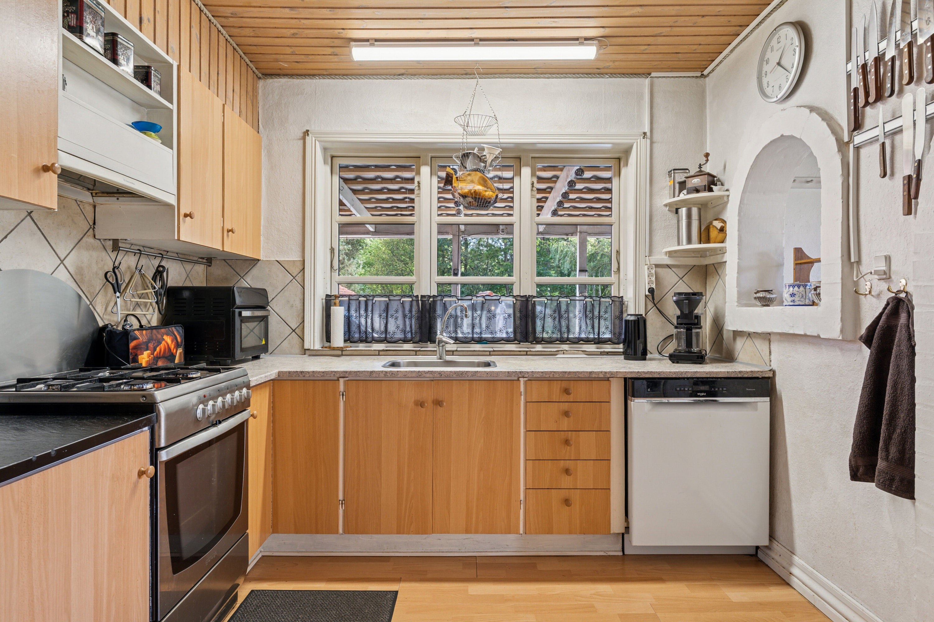 Fremhævet køkken billede i fuldskærmstilstand. Billede af Porsevej 2, 7470 Karup J