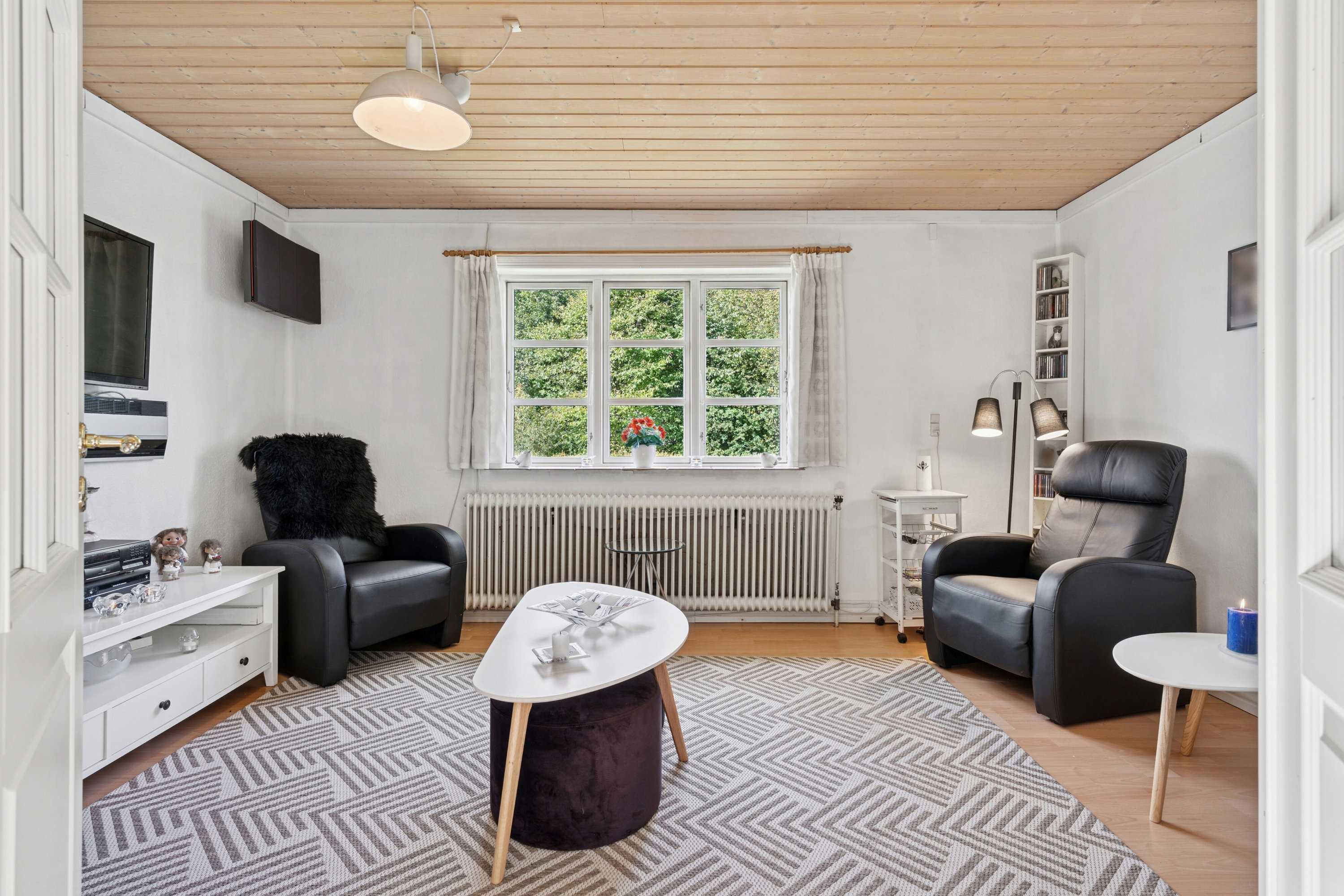 Fremhævet stue billede i fuldskærmstilstand. Billede af Porsevej 2, 7470 Karup J