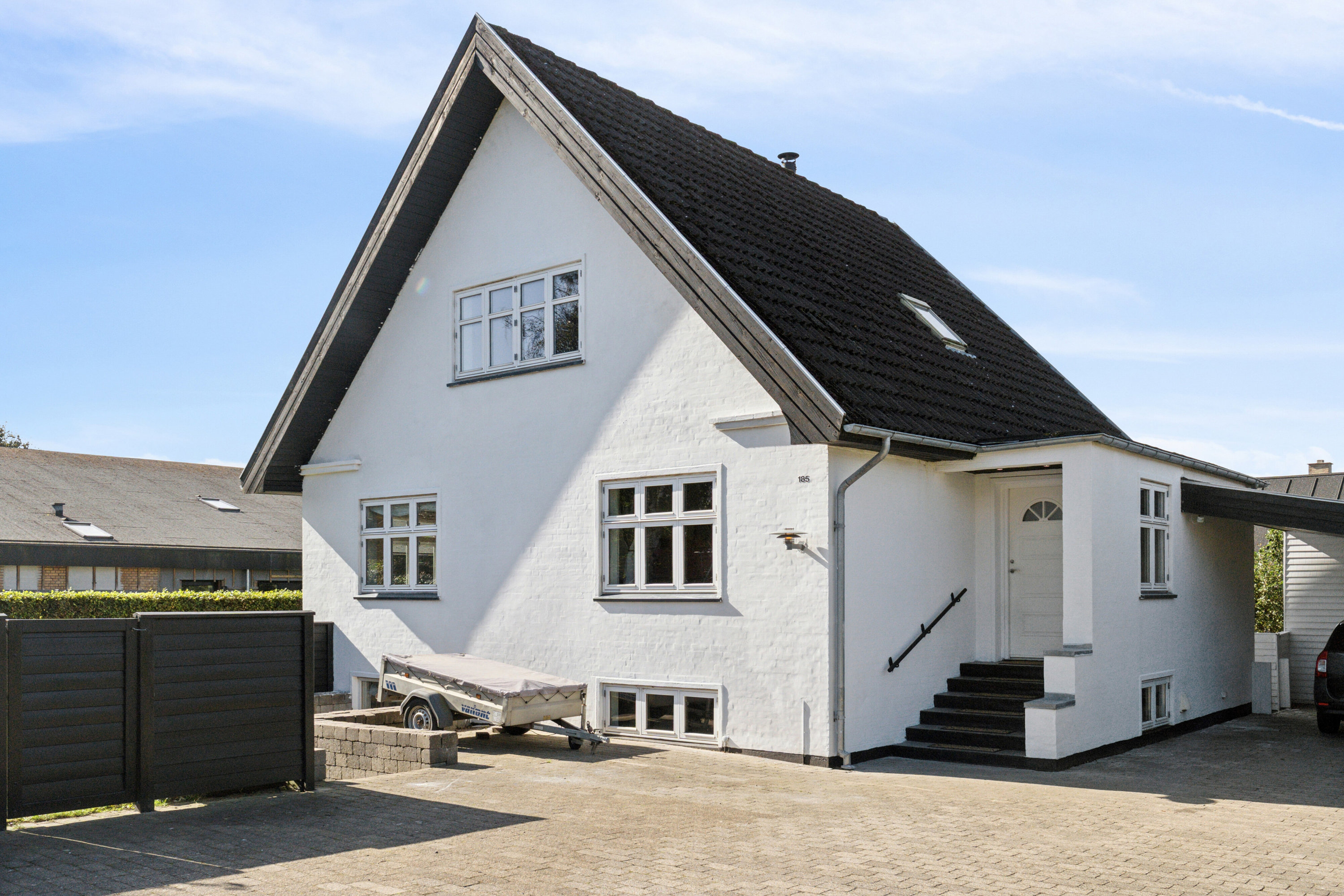 Fremhævet set fra vejen billede i fuldskærmstilstand. Billede af Skagensvej 185, 9800 Hjørring