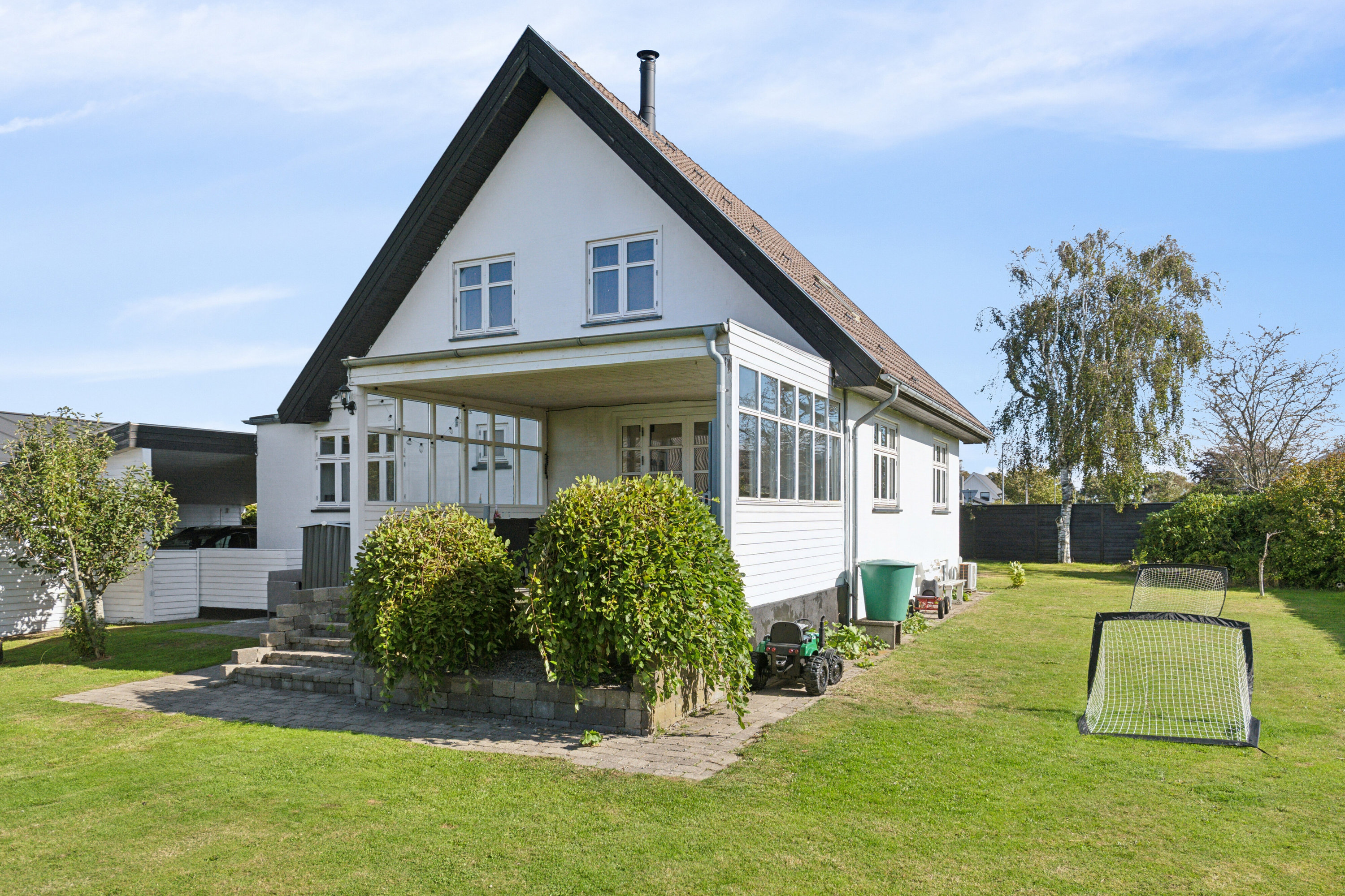 Fremhævet set fra haven billede i fuldskærmstilstand. Billede af Skagensvej 185, 9800 Hjørring
