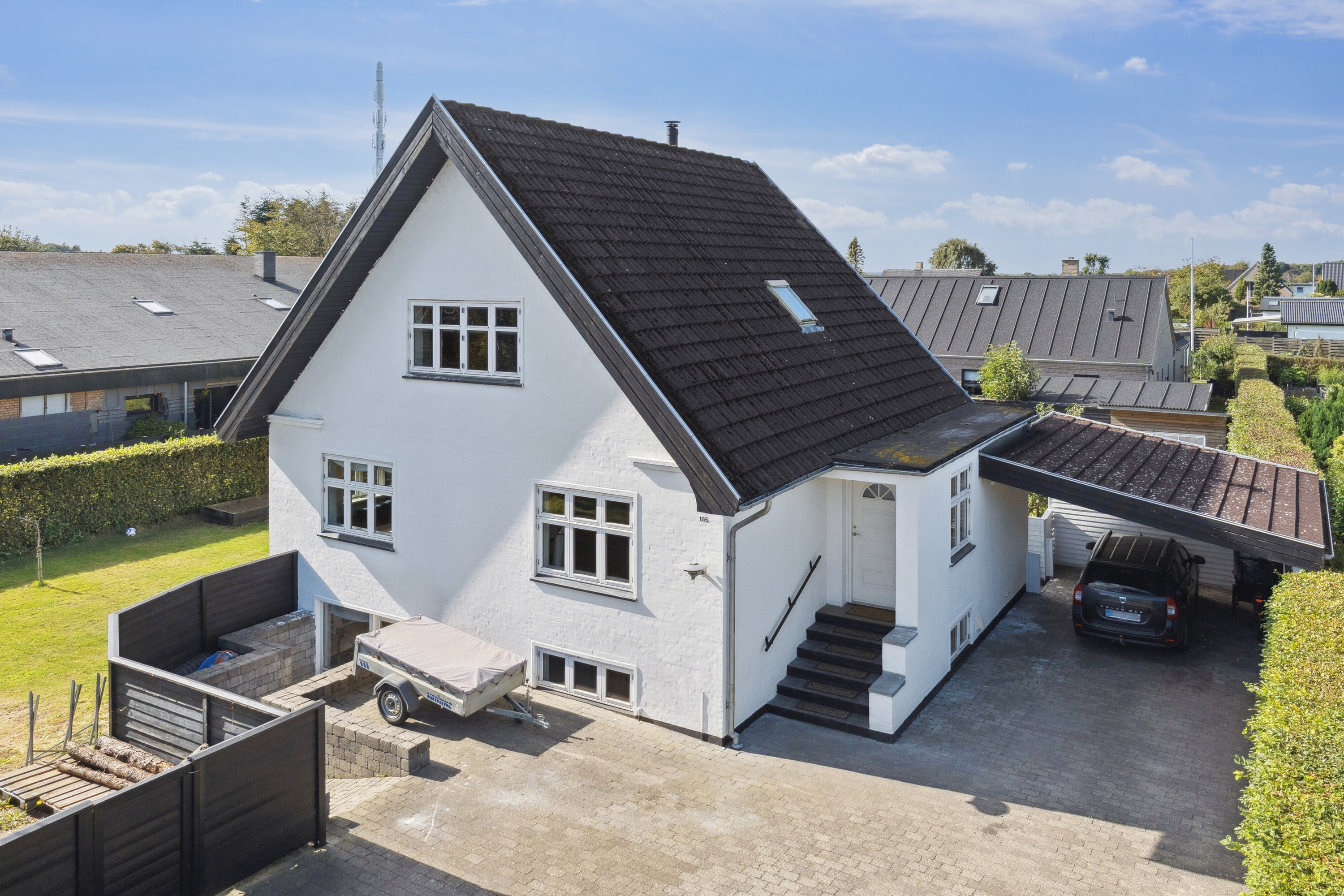 Miniaturebillede 1: set fra vejen. Billede af Skagensvej 185, 9800 Hjørring